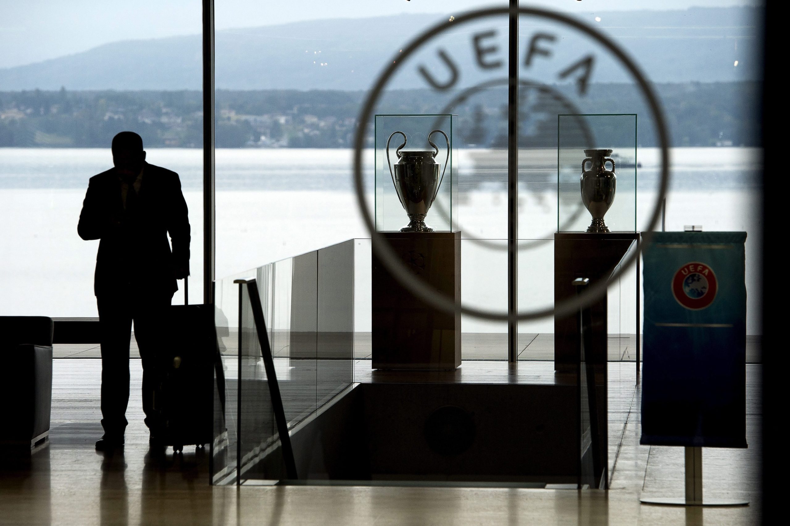 UEFA quer regime de exceção para quem regresse de jogos de seleção