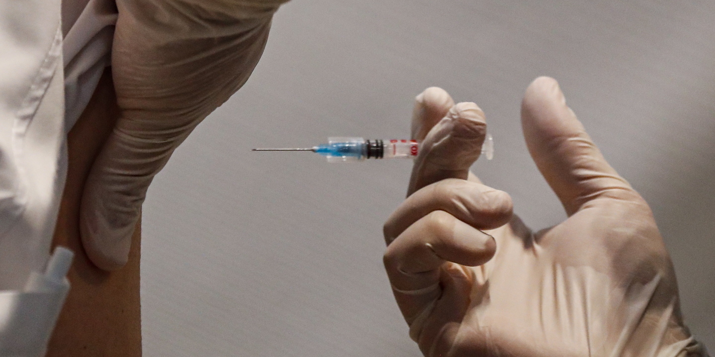 DGS anuncia aceleração da vacinação contra Gripe e da dose de reforço contra a Covid-19
