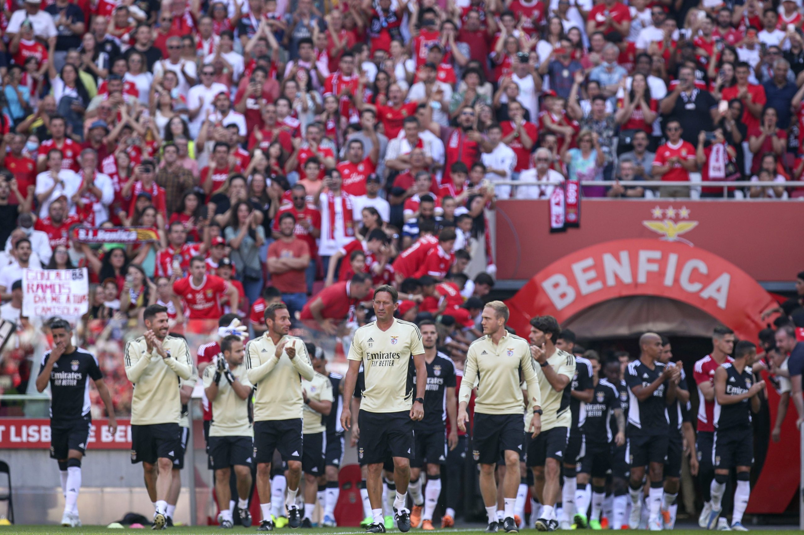 Treino aberto do Benfica contou com 23.470 adeptos no Estádio da Luz