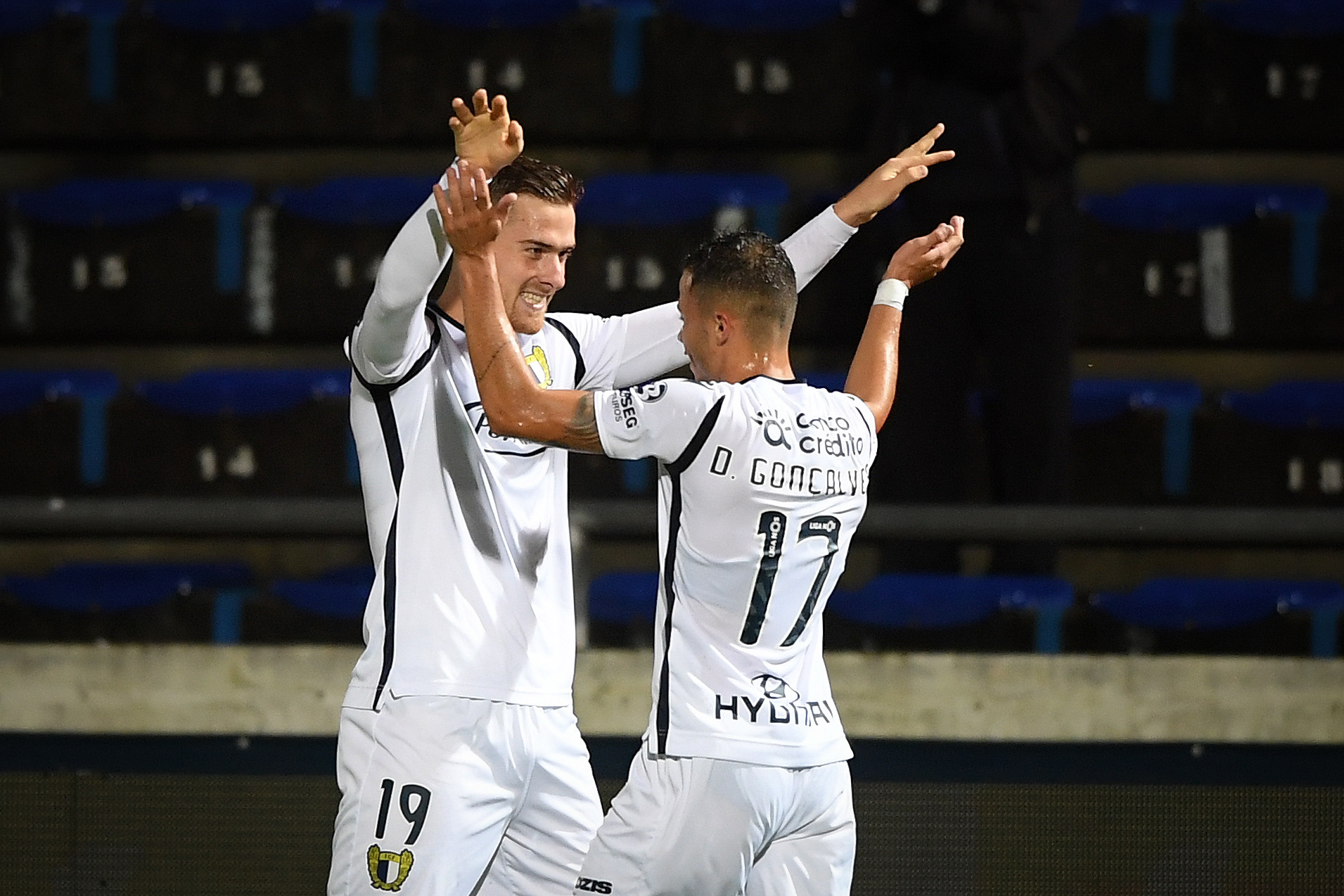Famalicão regressa às vitórias e ‘apanha’ FC Porto com triunfo sobre Gil Vicente