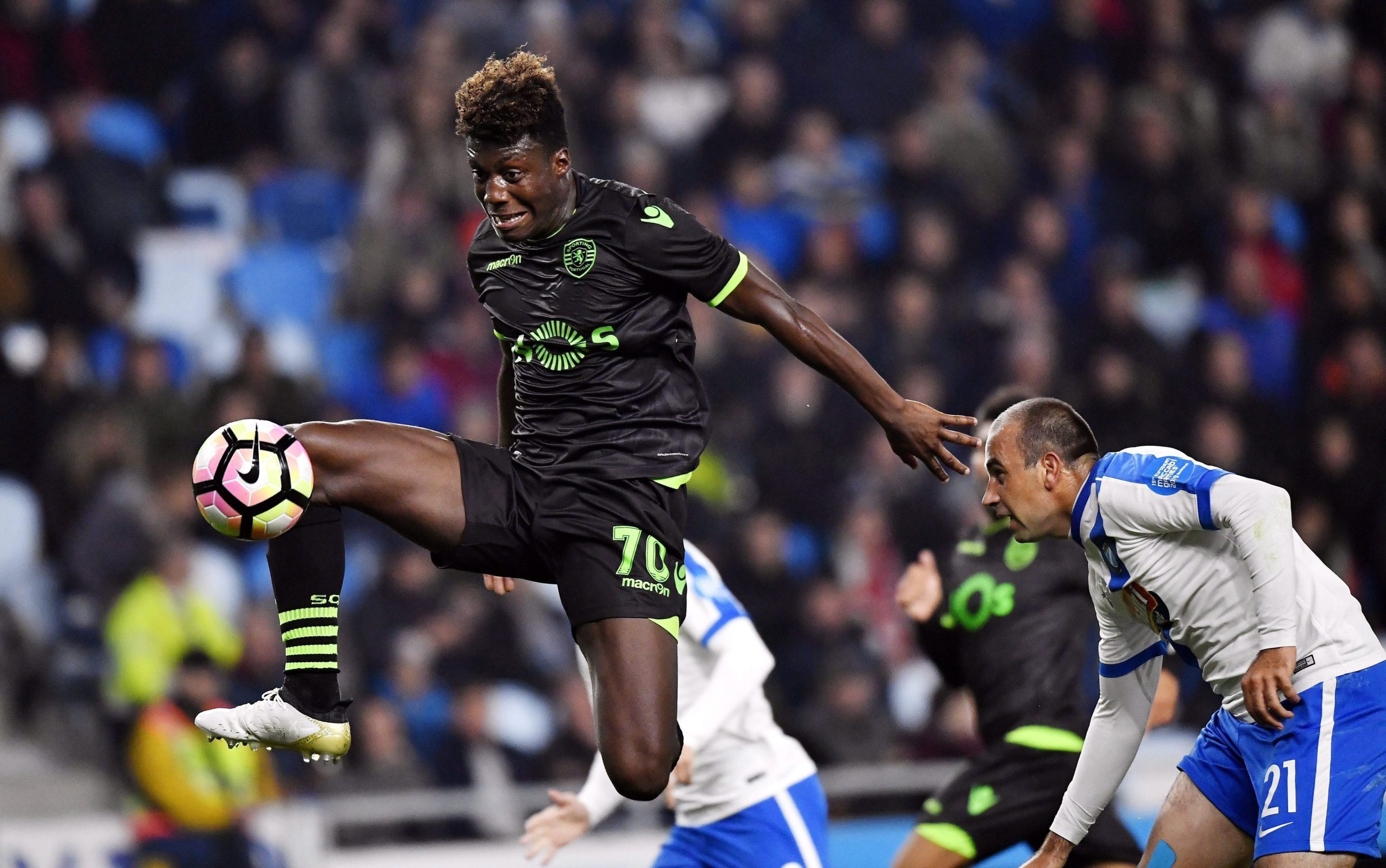 Sporting: Rafael Leão fora dos convocados na estreia de Ronaldo Tavares