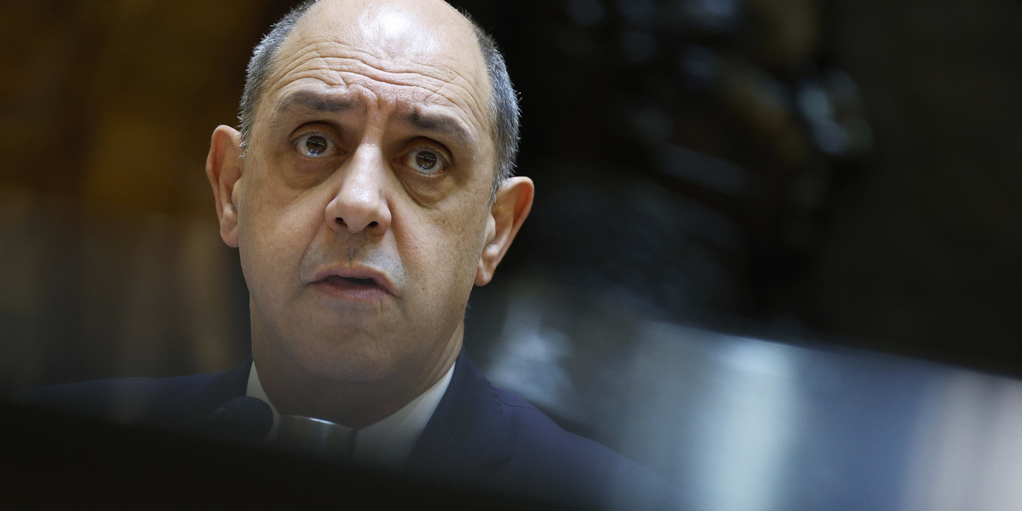 Ministro admite que escassez de medicamentos provoca incómodo aos utentes