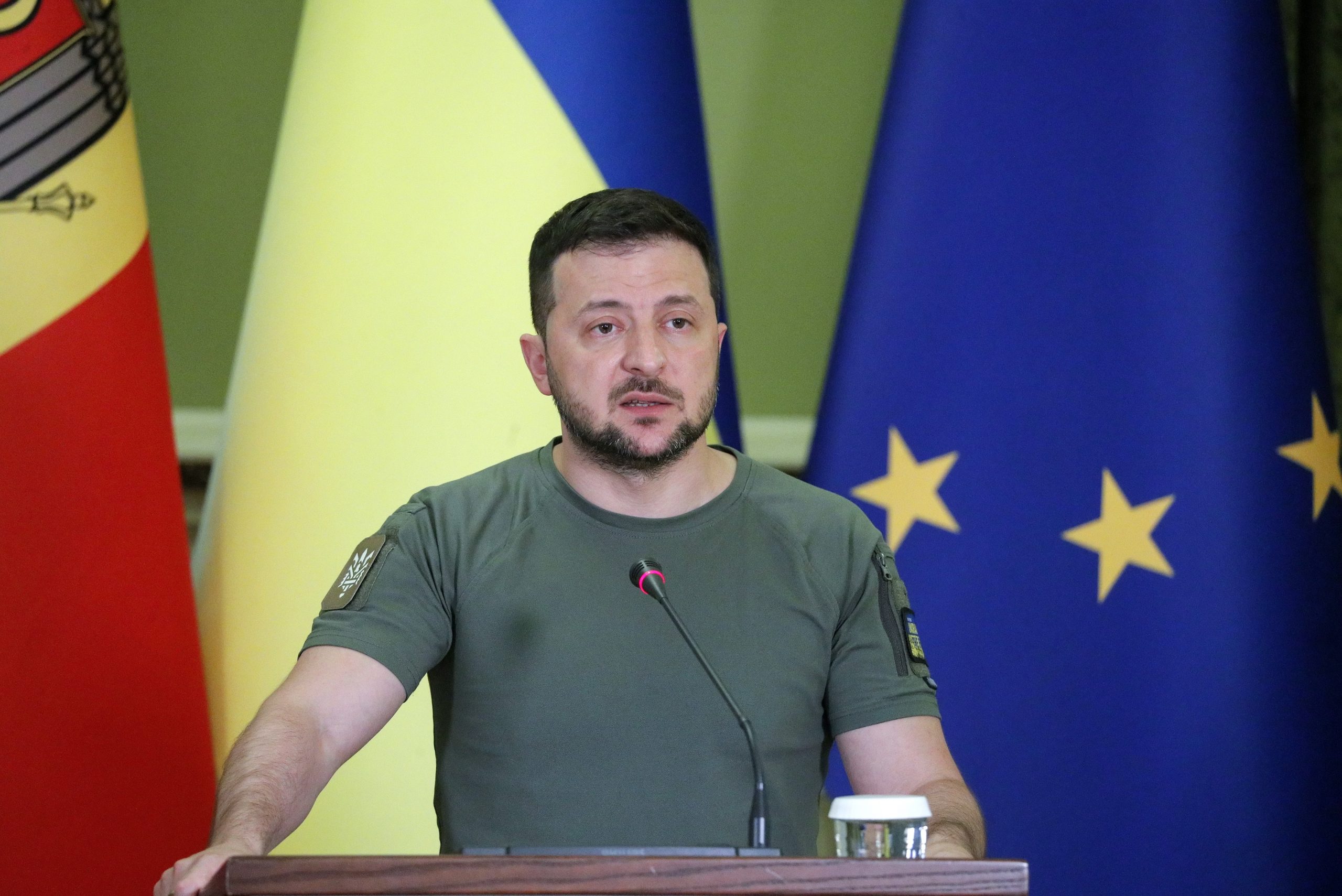Zelensky quer pedir ajuda à China para acabar com a guerra, mas Xi Jinping ainda não aceitou conversar