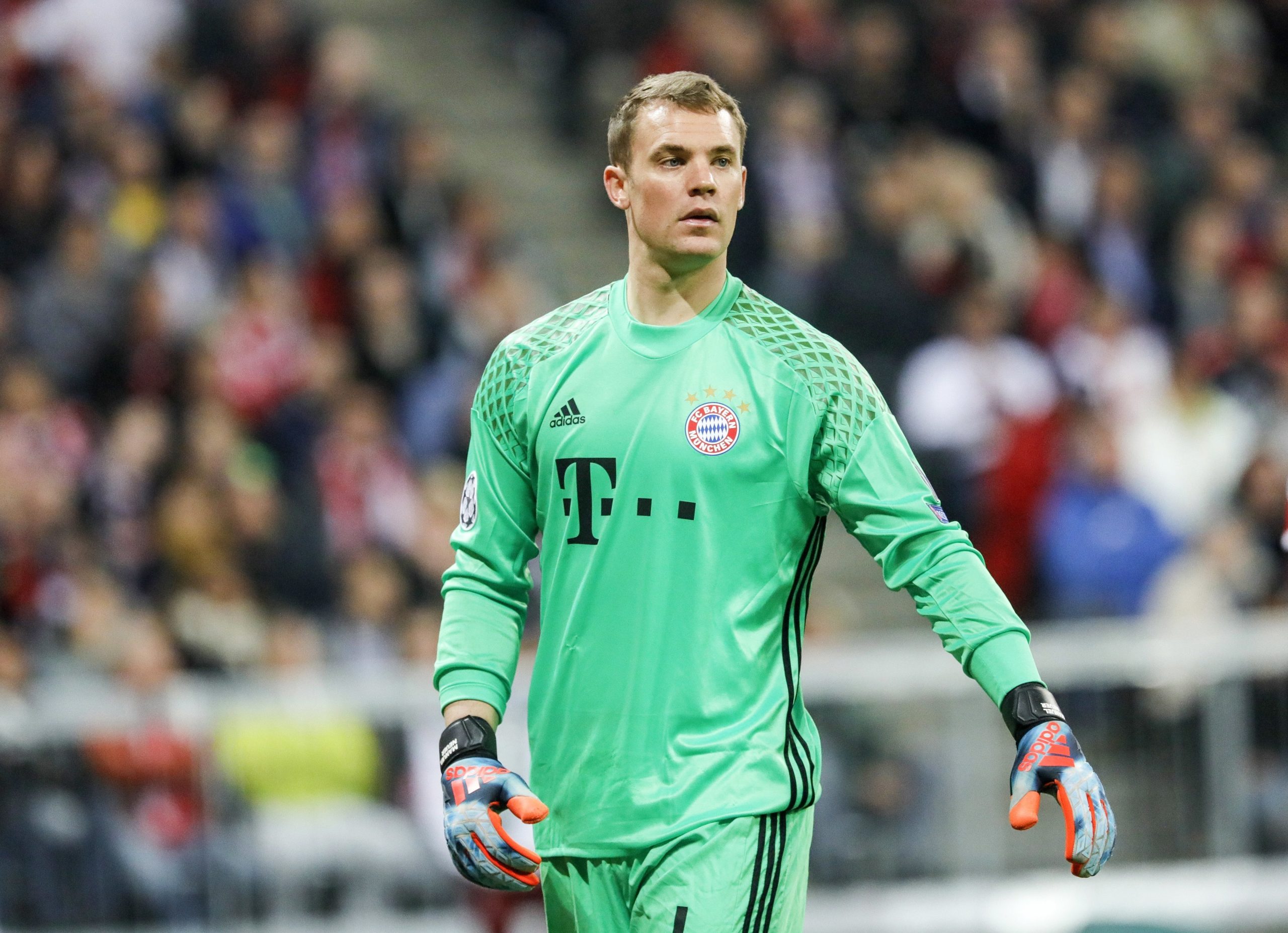 Neuer voltou a treinar e poderá recuperar a tempo de ir à Rússia