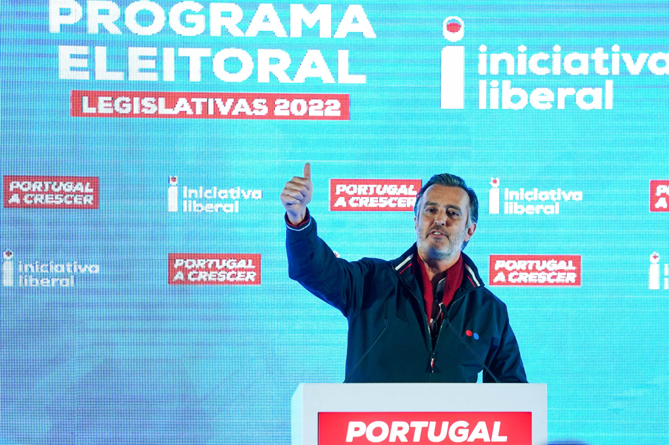 IL aponta como “prioridade política máxima” pôr o país “a crescer”
