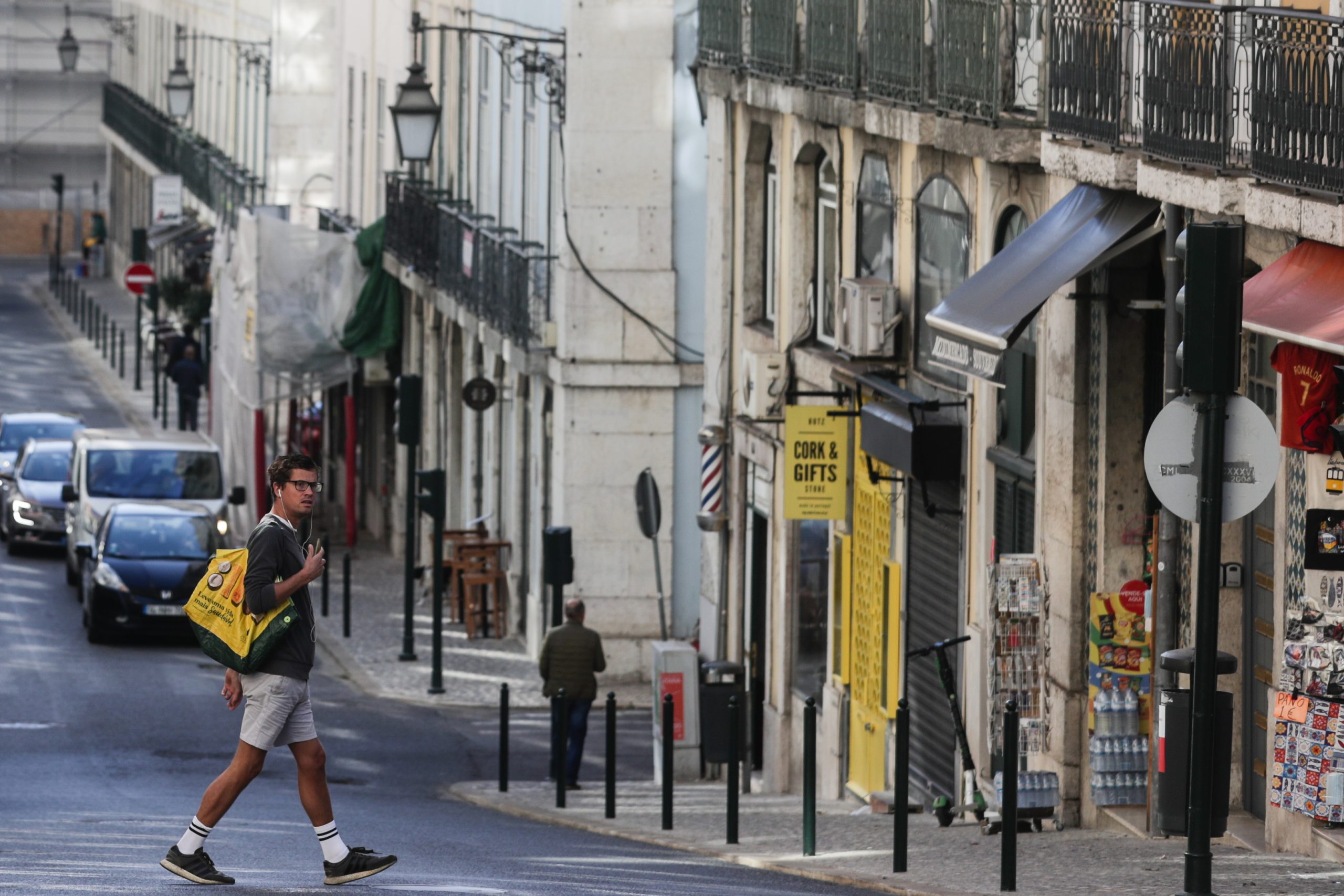 Câmara de Lisboa diz que é exagero falar em colapso iminente na Rua da Madalena
