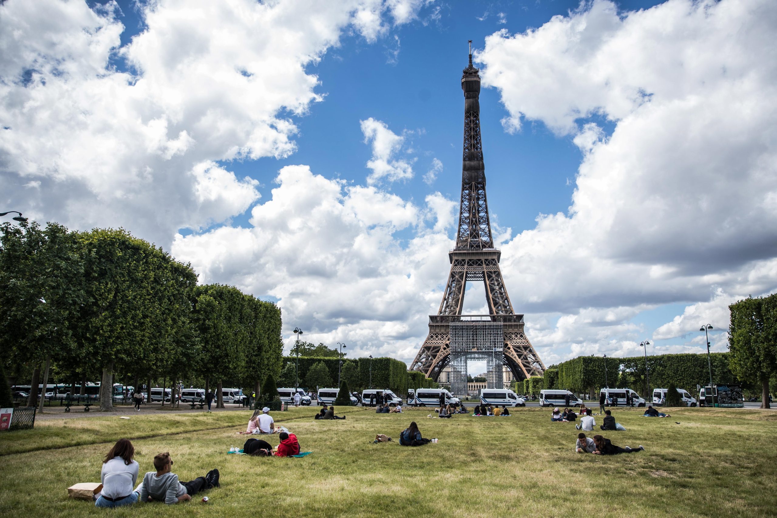 Torre Eiffel reabre ao público em 25 de junho