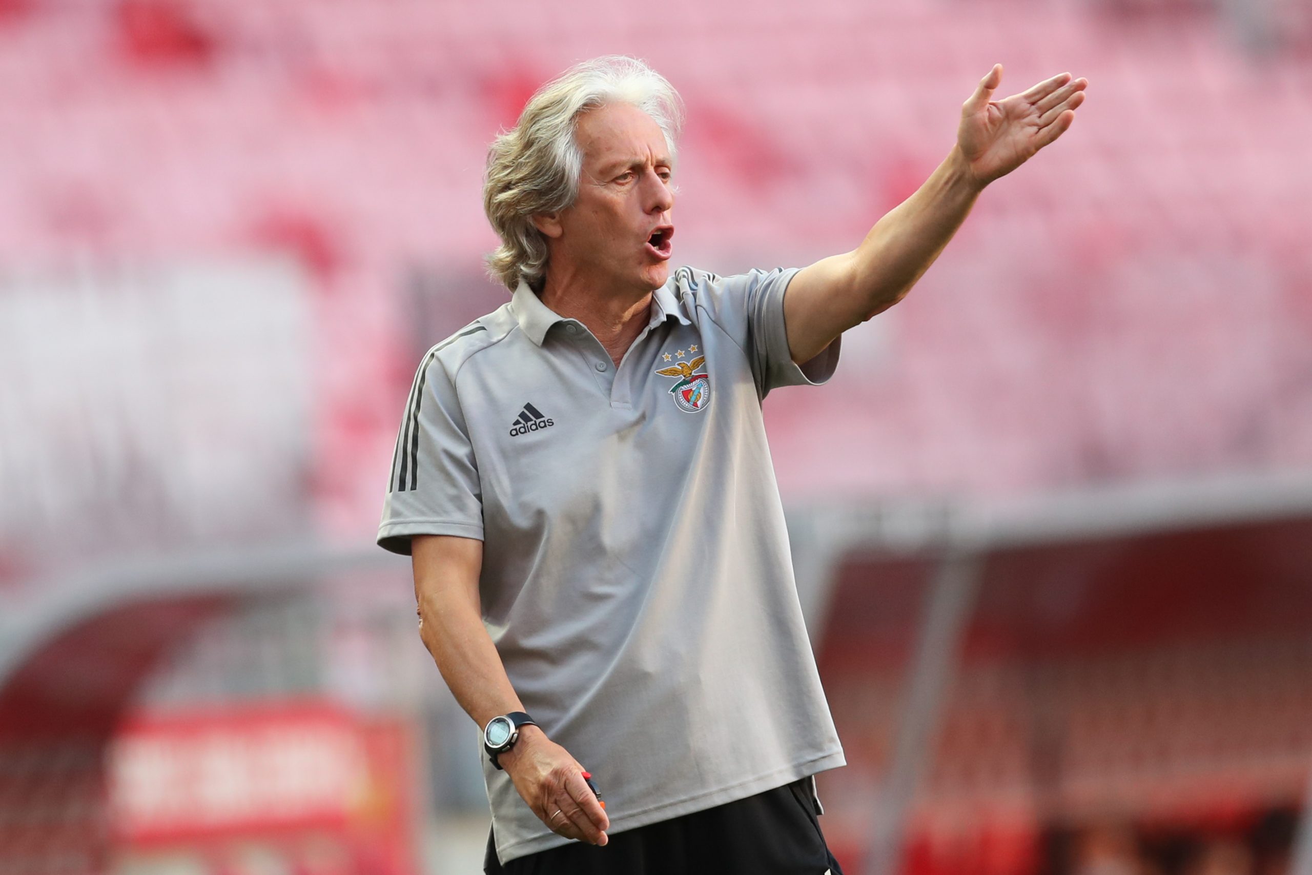 Liga dos Campeões: TVI vai transmitir encontro do Benfica com o PAOK, o primeiro jogo oficial de Jorge Jesus