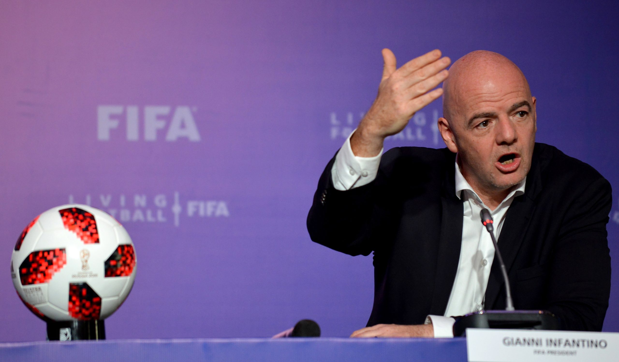 Gianni Infantino quer reavivar Liga Mundial Feminina