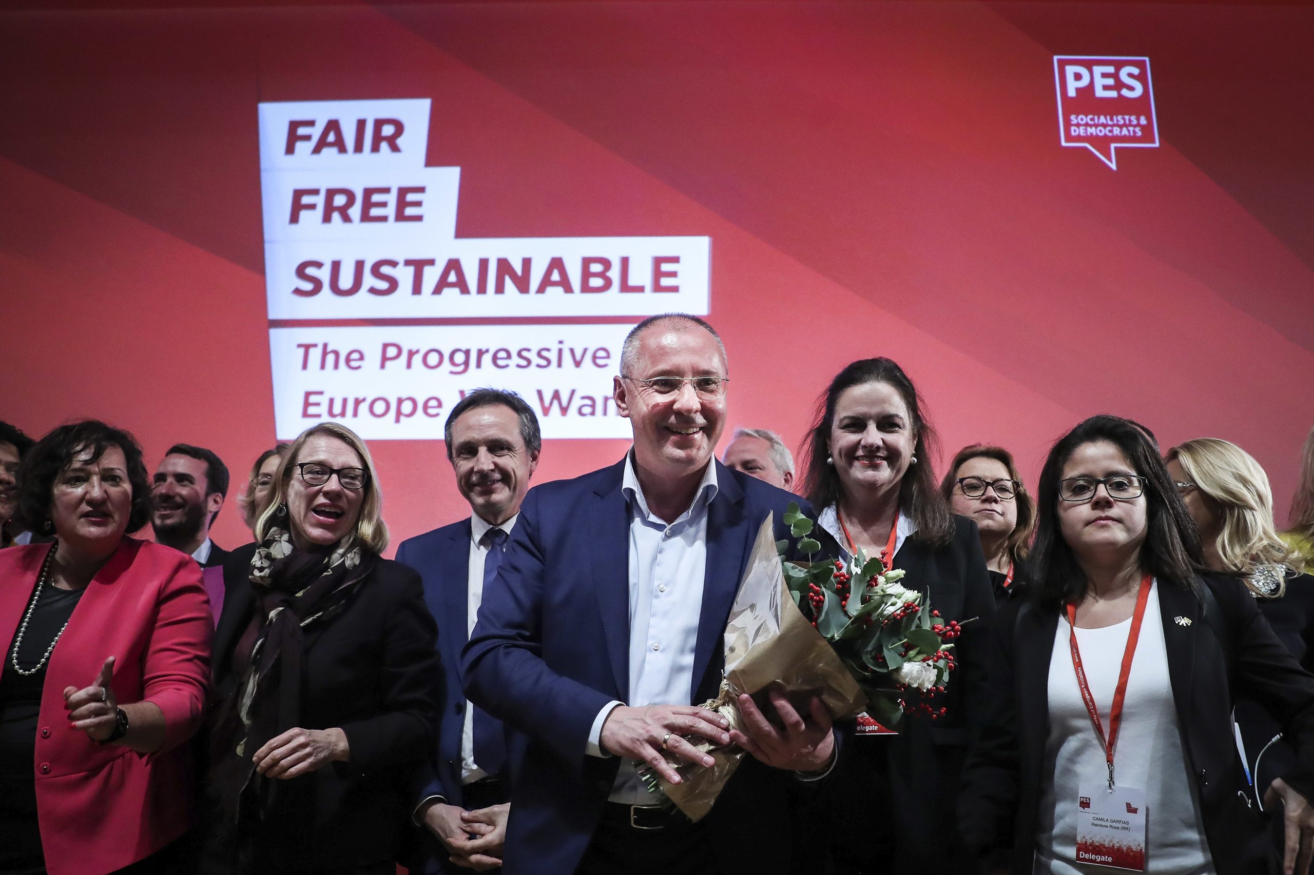 Socialistas europeus reelegem búlgaro Sergei Stanishev no cargo de presidente