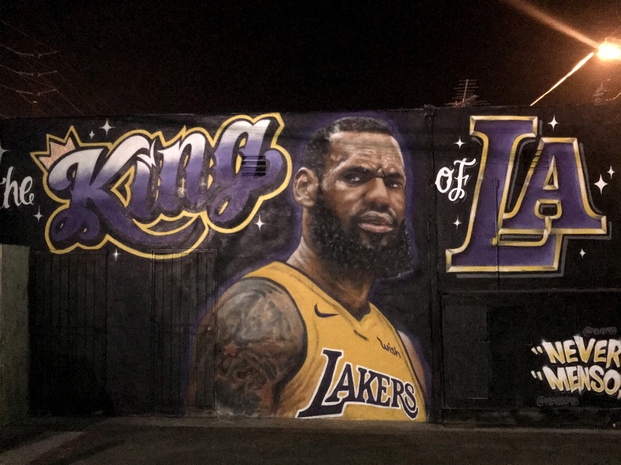 Muralist Jonas Never