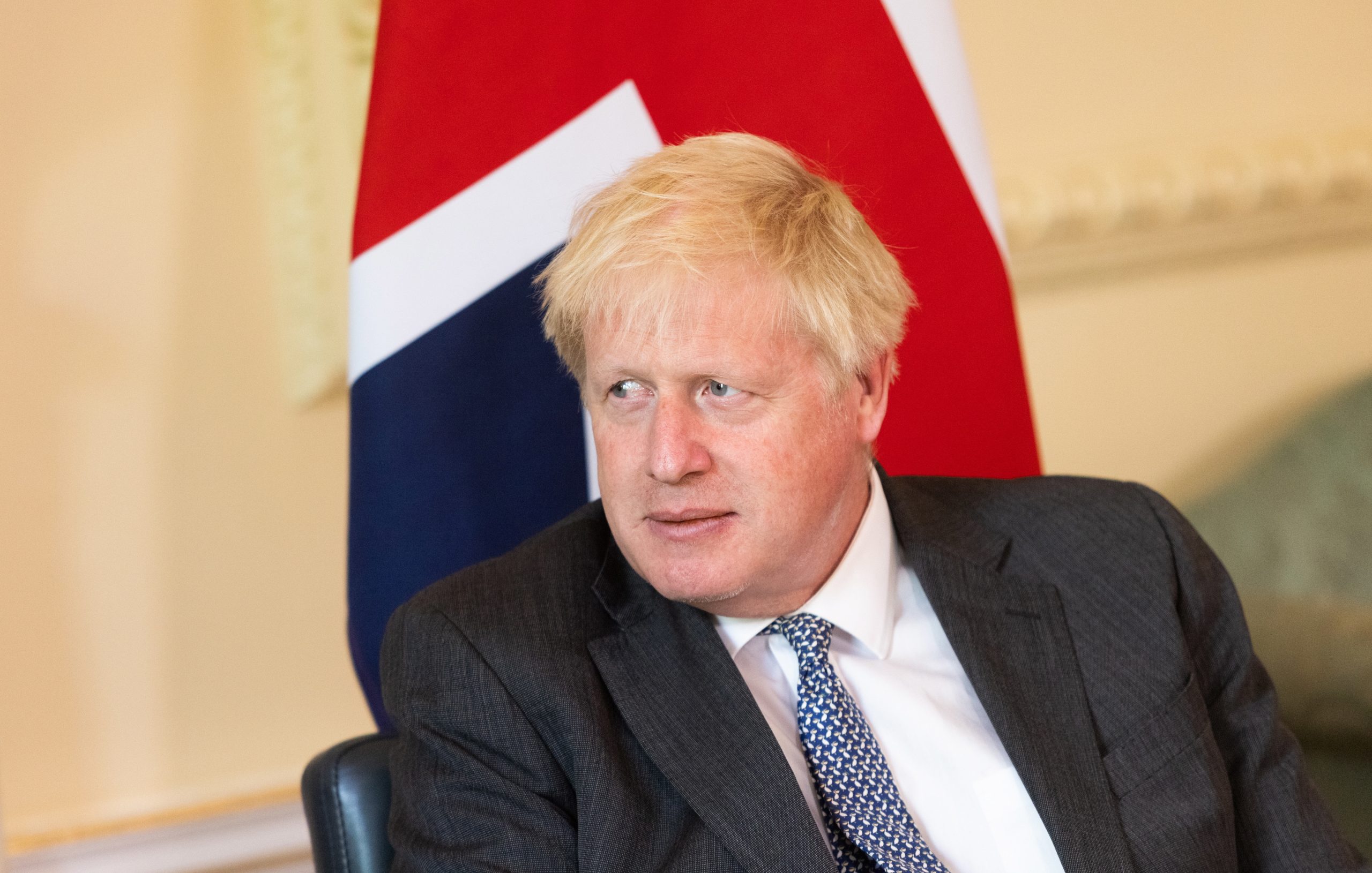 Boris Johnson já regressou ao trabalho após pequena cirurgia