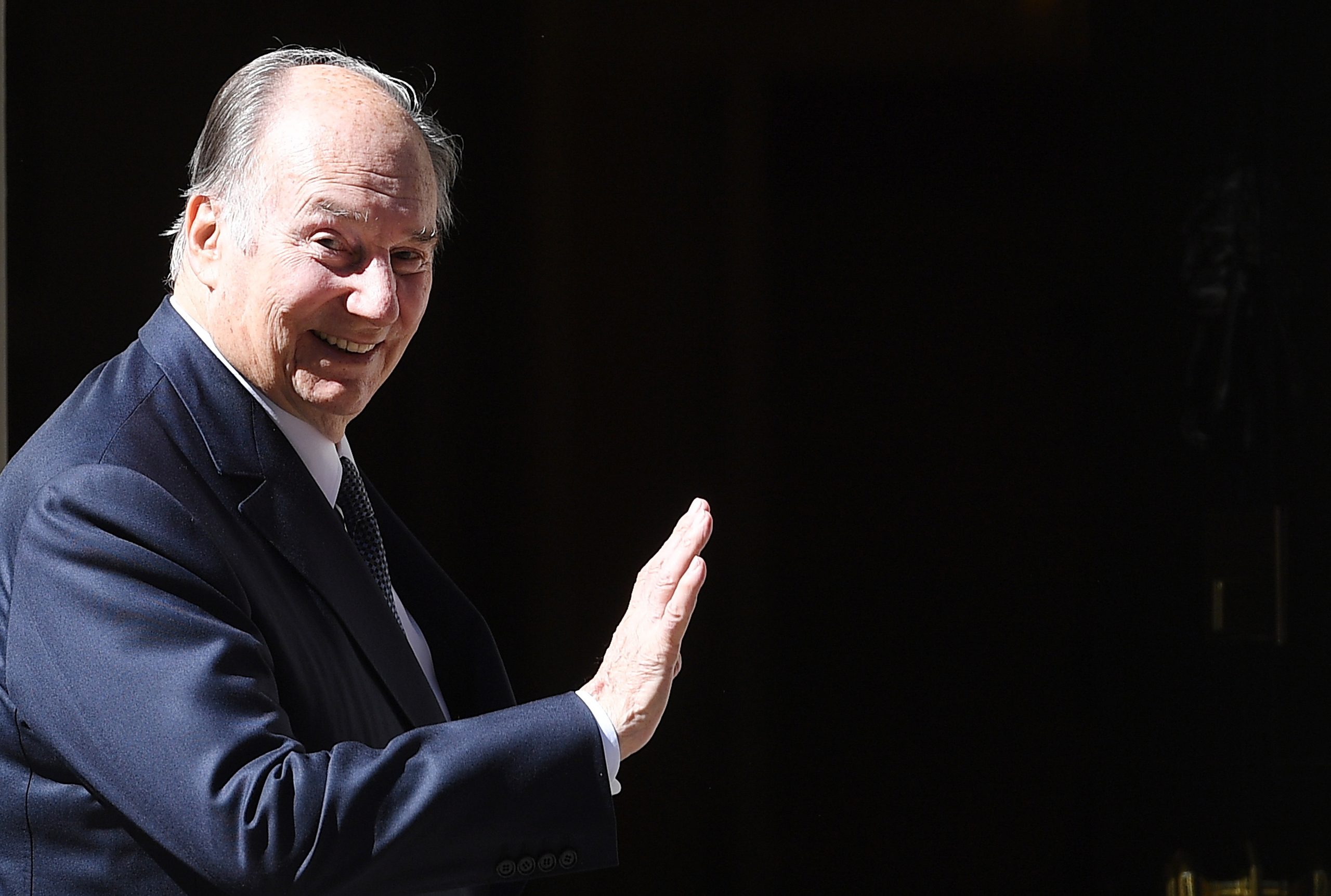 Aga Khan recebido com guarda de honra em Belém