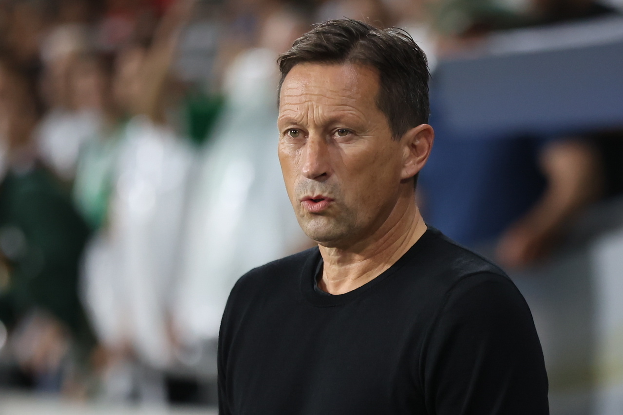 Schmidt diz que jogar durante Mundial desvaloriza Taça da Liga e preferia parar