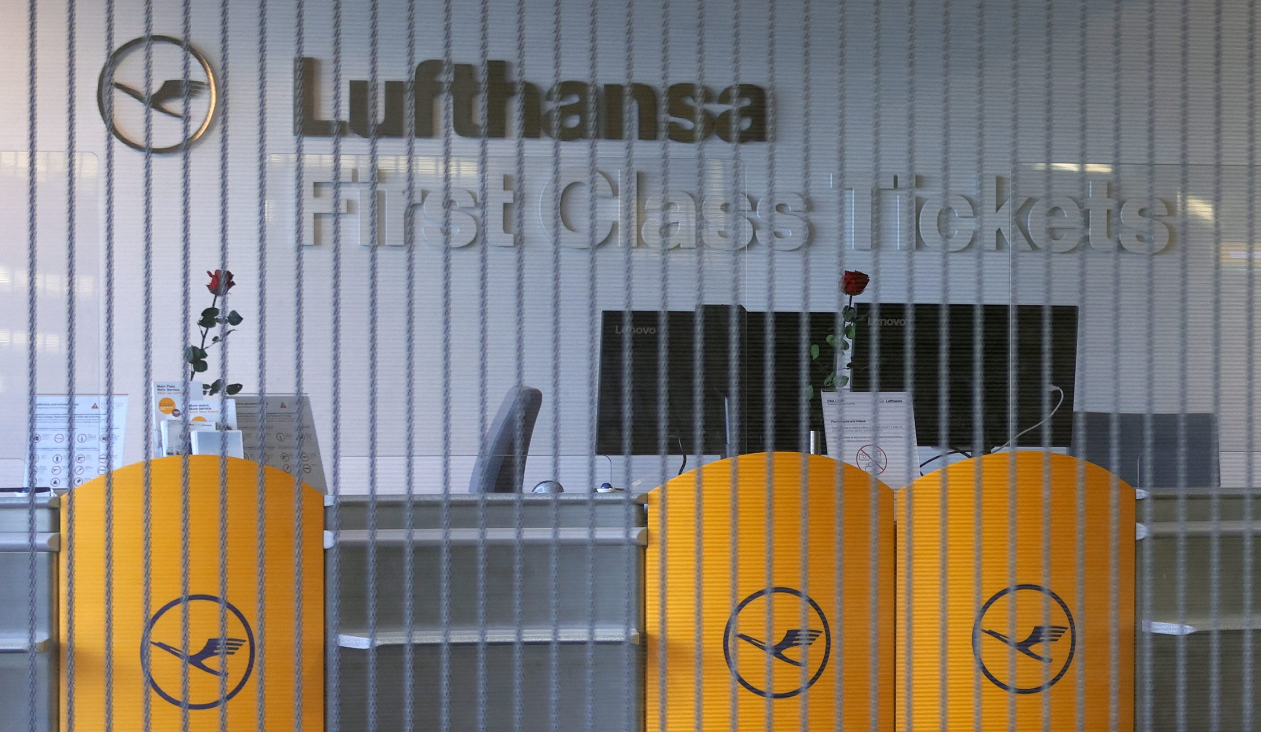 Lufthansa vai cortar mil postos administrativos e 20% dos cargos de gestão