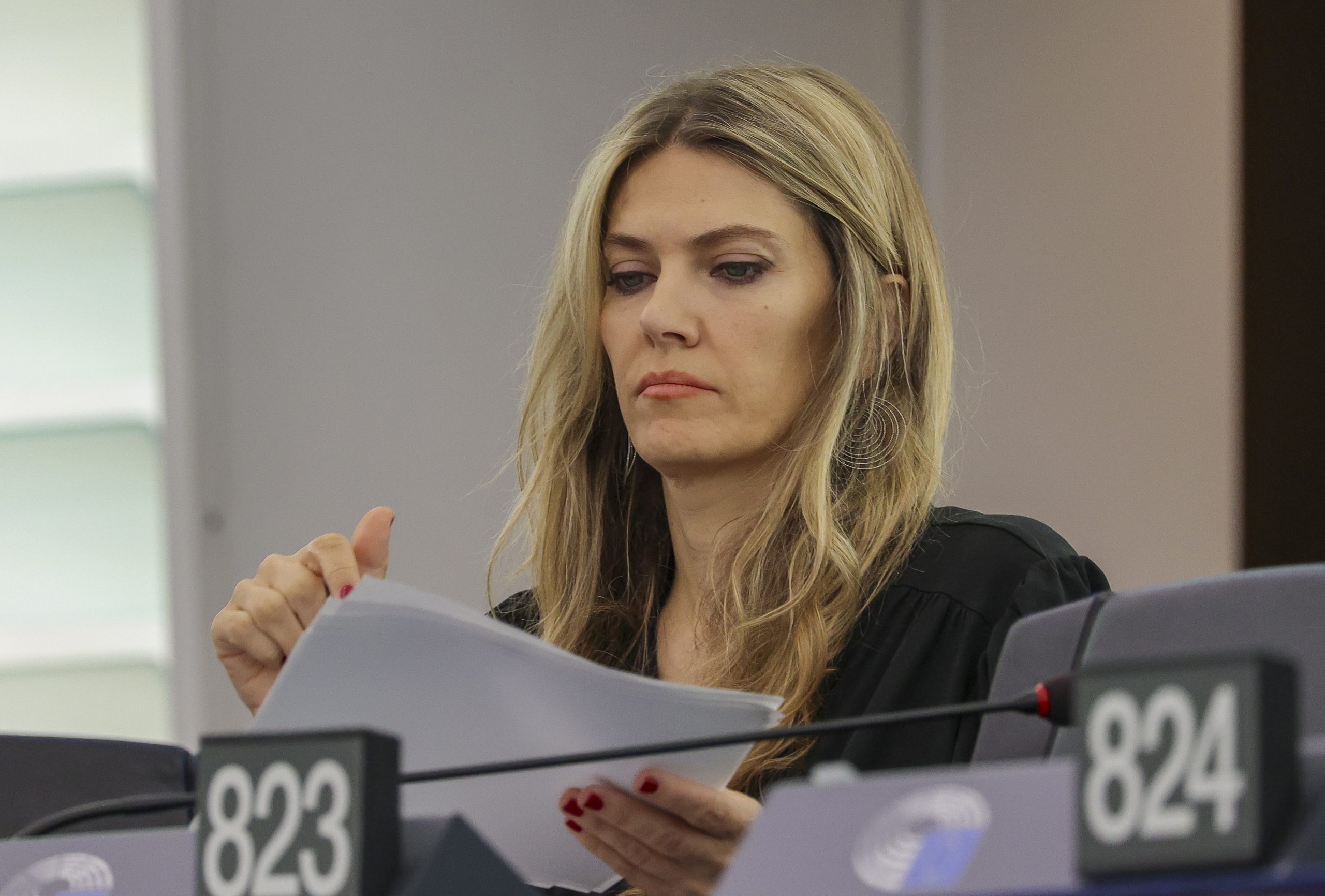 Justiça nega recurso da antiga vice-presidente do Parlamento Europeu contra levantamento de imunidade no âmbito do “Qatargate”