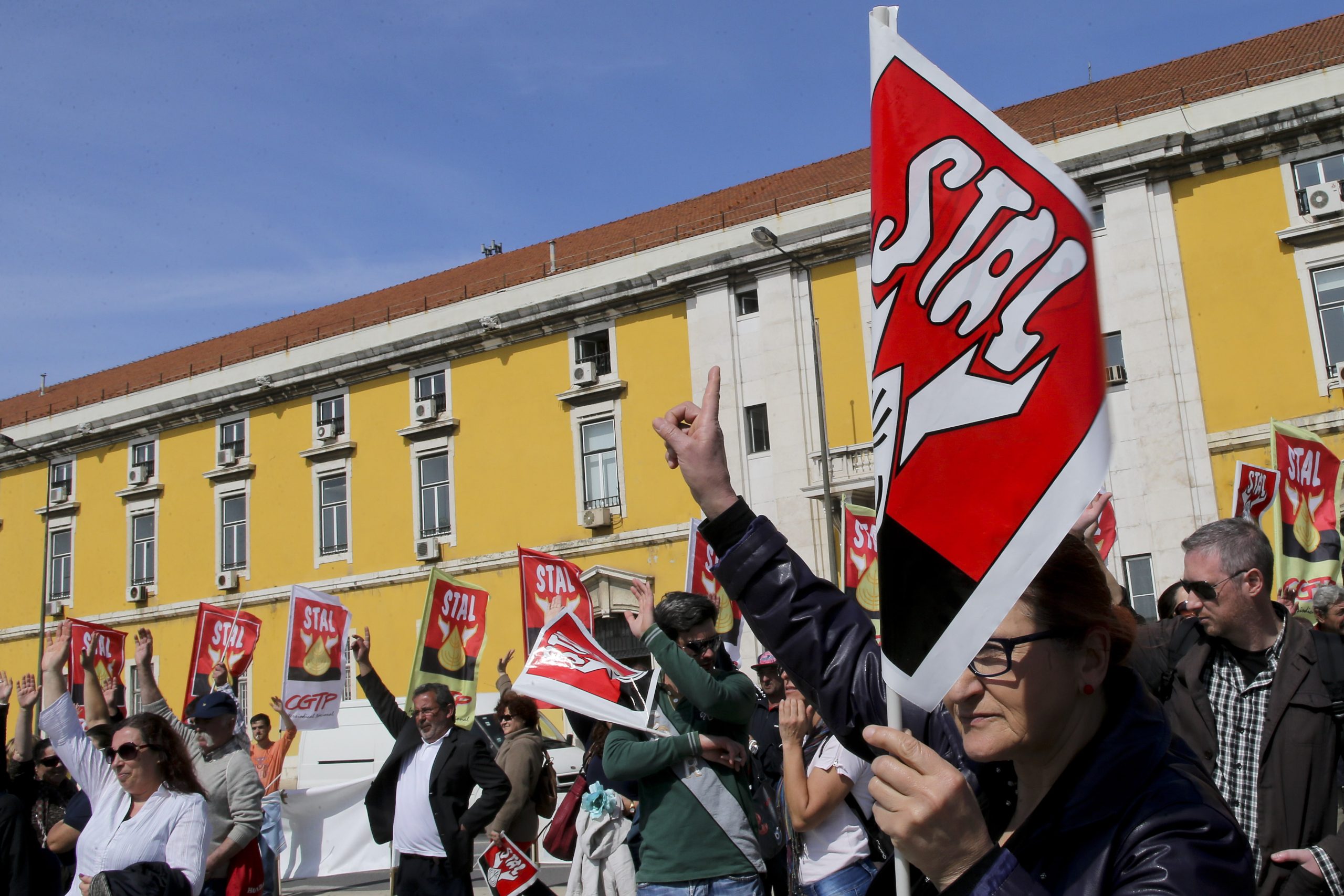 Covid-19: STAL propõe “redução máxima” do número de trabalhadores dos serviços públicos
