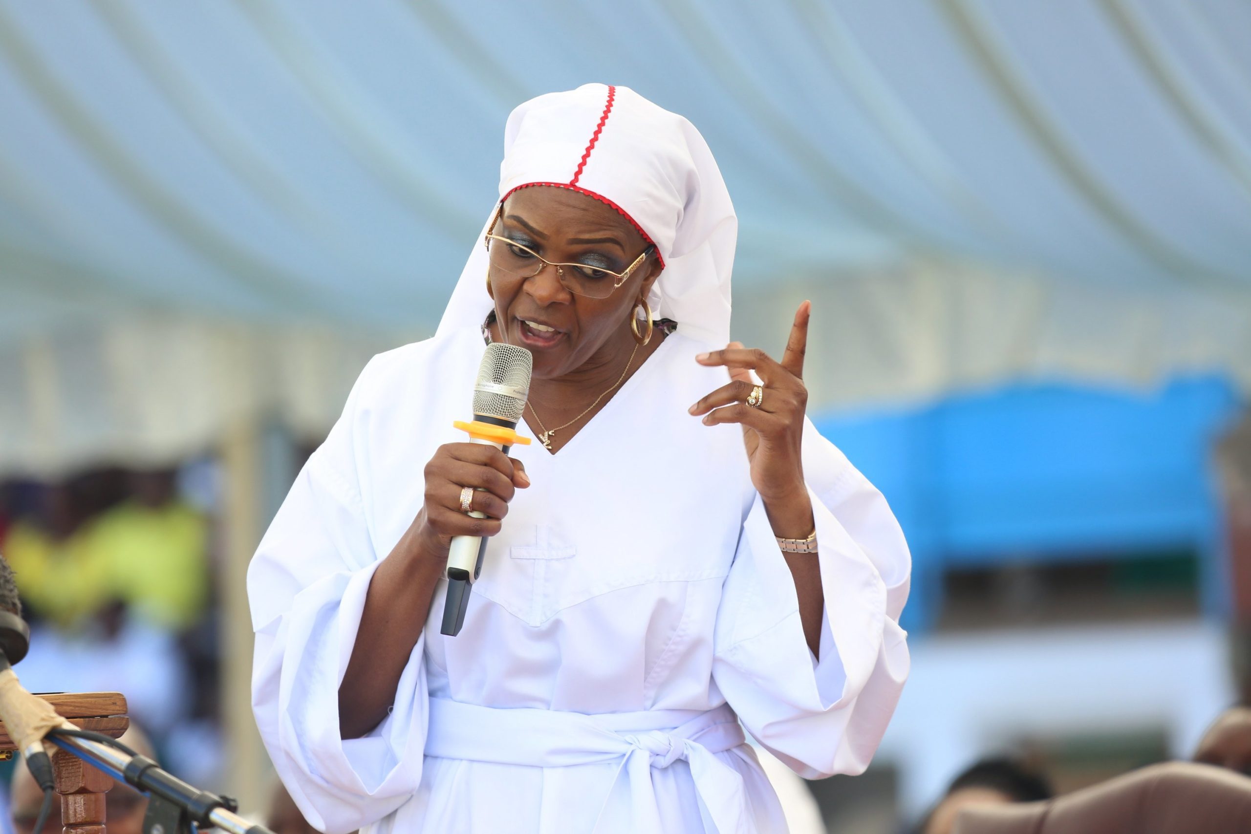 Zimbabué recusa extradição de antiga primeira-dama Grace Mugabe