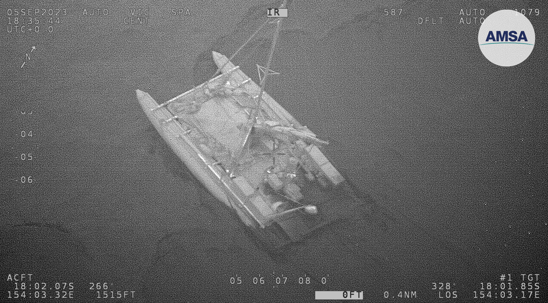Embarcação atacada por tubarões no Pacífico é resgatada pela Austrália