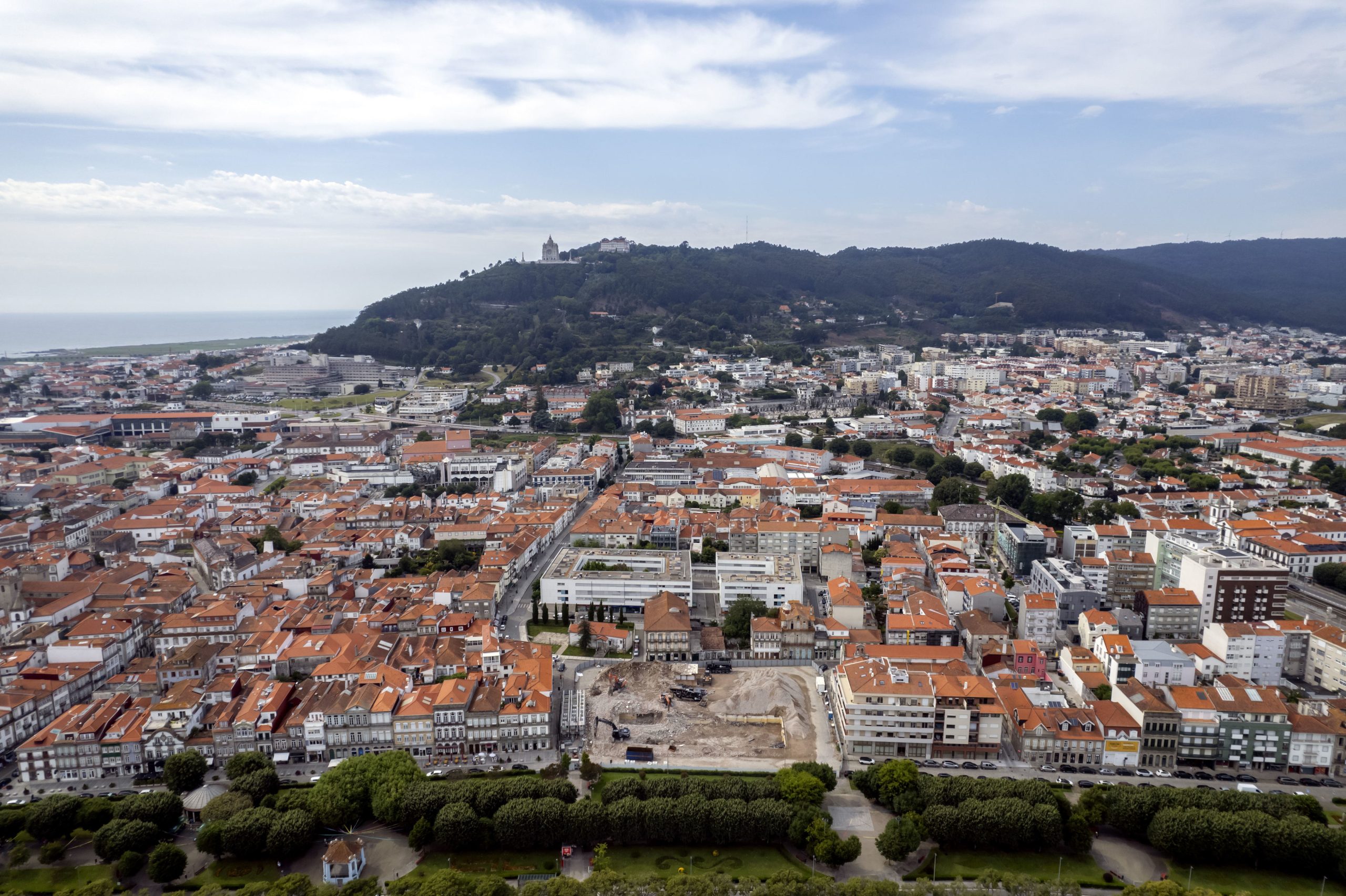 Ex-autarca de Viana do Castelo adjudicou mais de 270 mil euros a empresas que detém