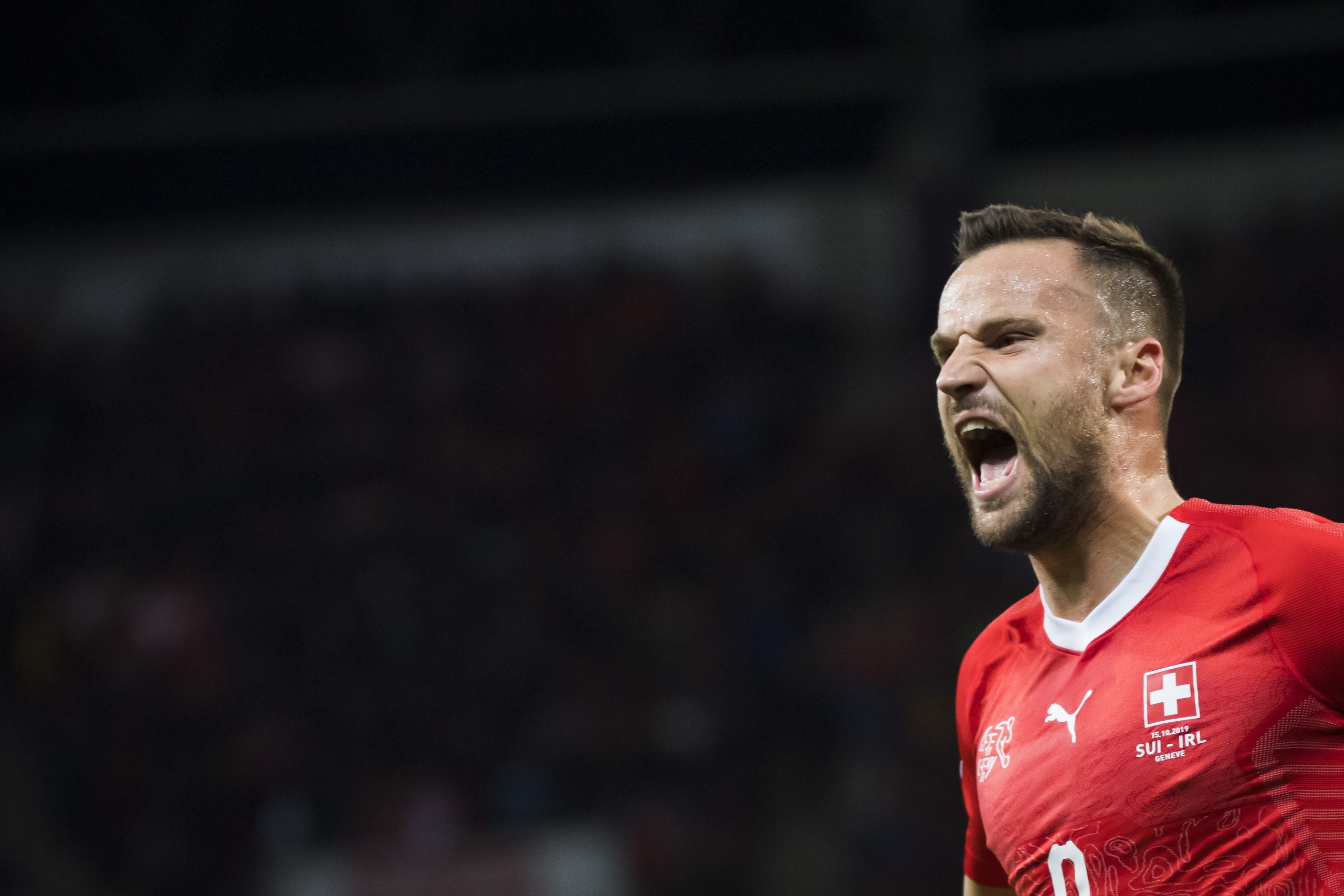 Seferovic: Jogador do Benfica foi dispensado da seleção suíça devido a lesão