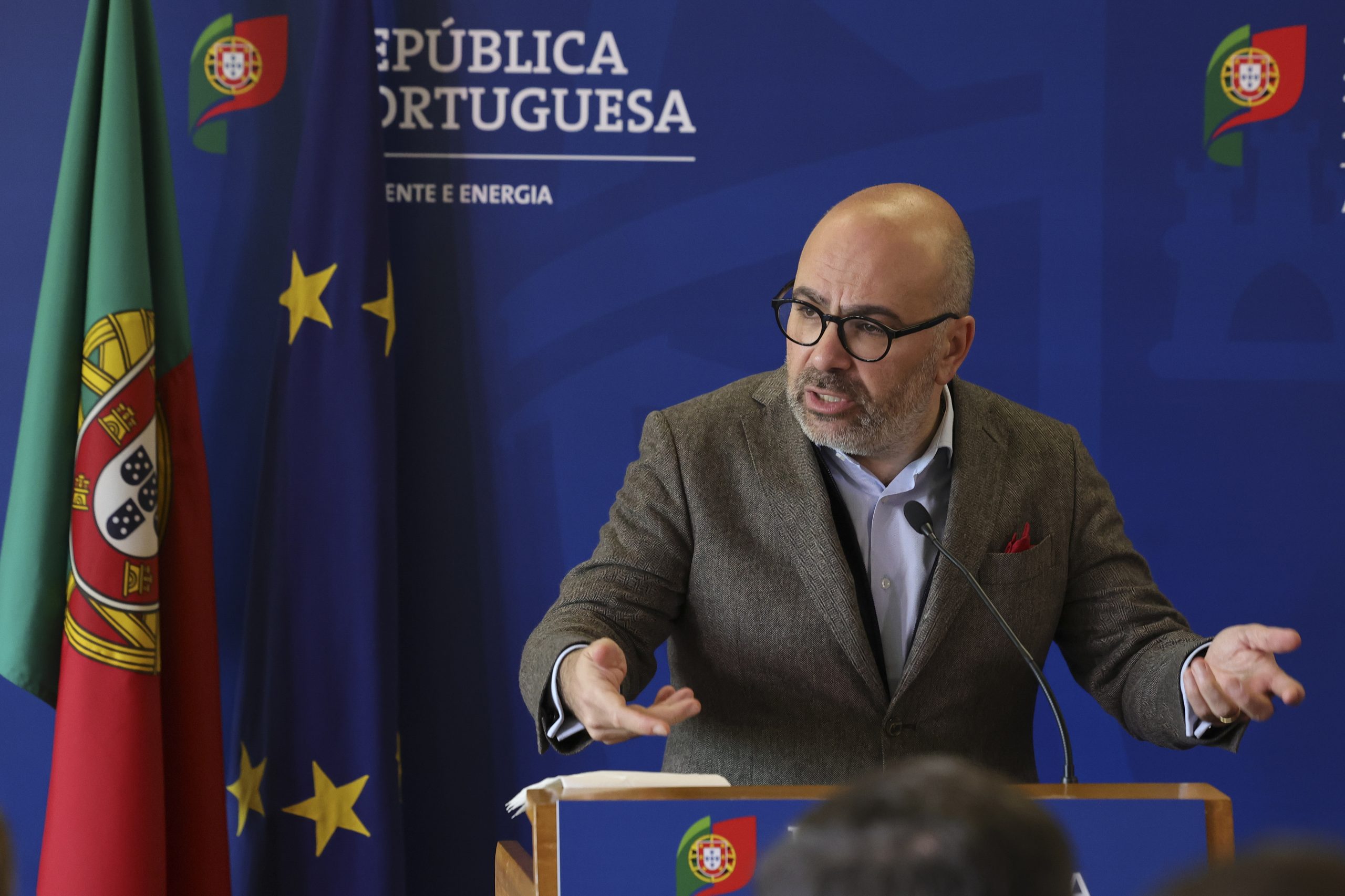 Pinto Luz de “consciência tranquila”, diz que buscas em Cascais são justiça a funcionar