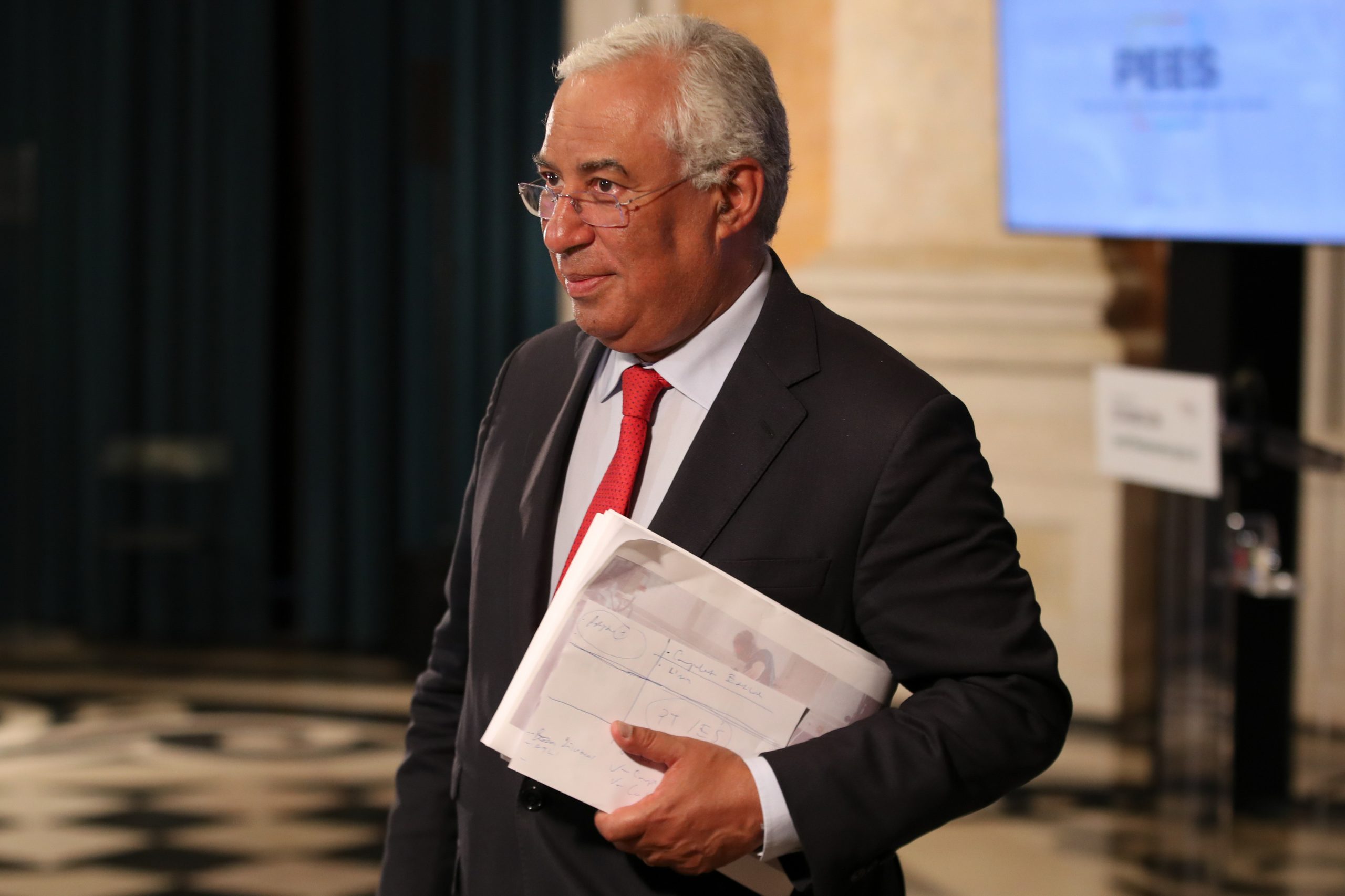 António Costa: “Esta crise está a doer e vai doer”