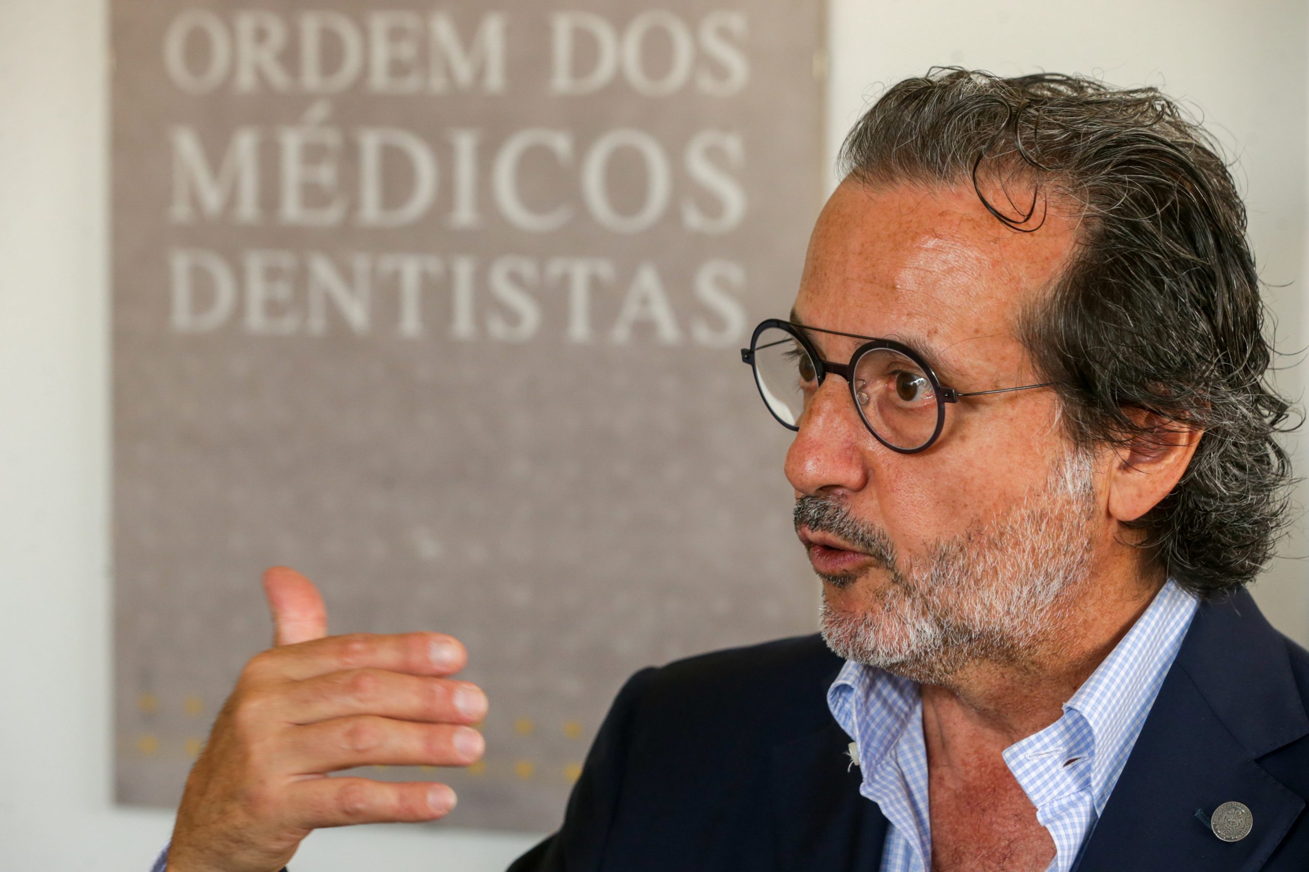 Carreira de médicos dentistas aguarda há mais de um ano pelas Finanças