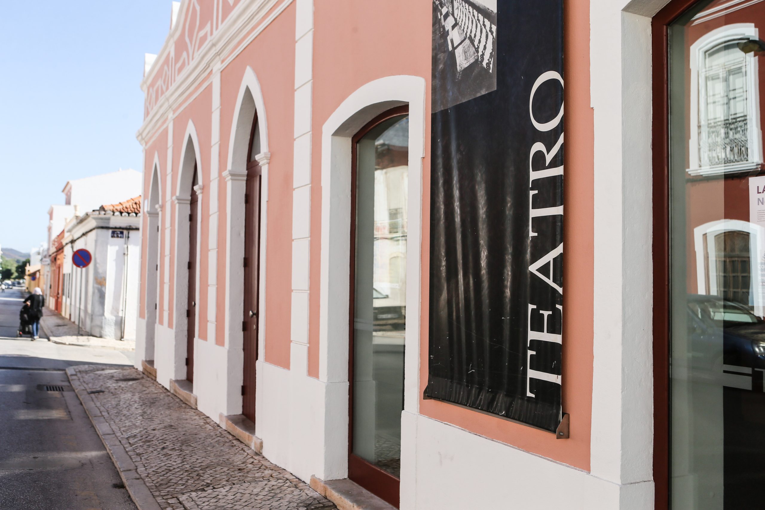 50 companhias de teatro vão receber apoios da DGArtes