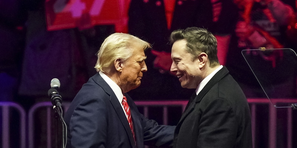 O protagonista da reunião de Governo de Trump não faz parte dele. Chama-se Musk e quem não concordar com ele pode sair