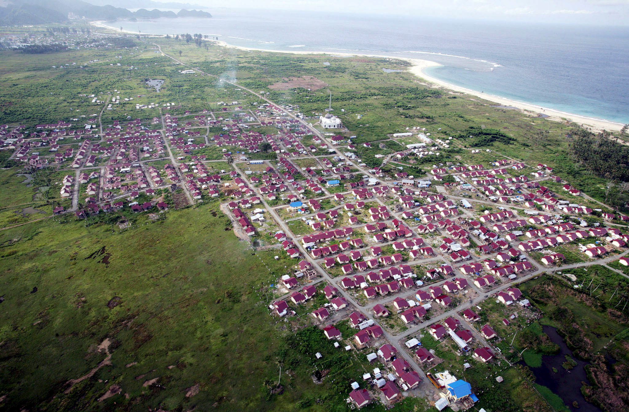 Indonésia: 15 anos depois do tsunami, é o surf que ajuda a superar o trauma