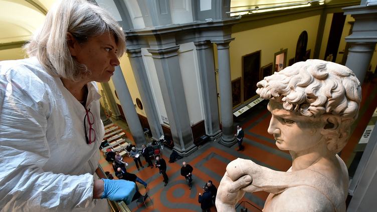 Limpeza de David revela ângulos inusitados da escultura