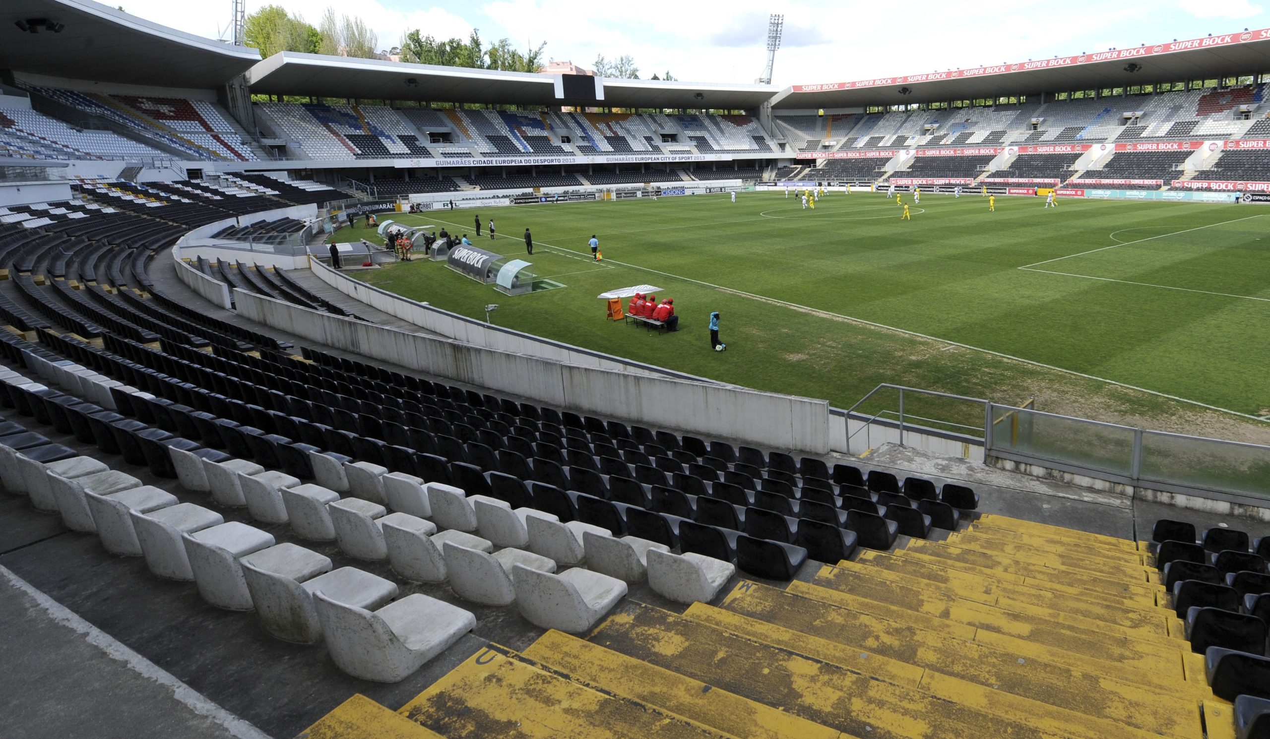 Liga das Nações: Câmara de Guimarães entrega ao Vitória 88.500 euros para obras