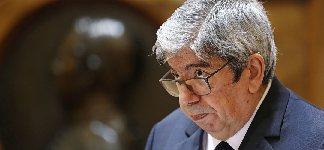 PGR abre inquérito a insultos de negacionistas a Ferro Rodrigues