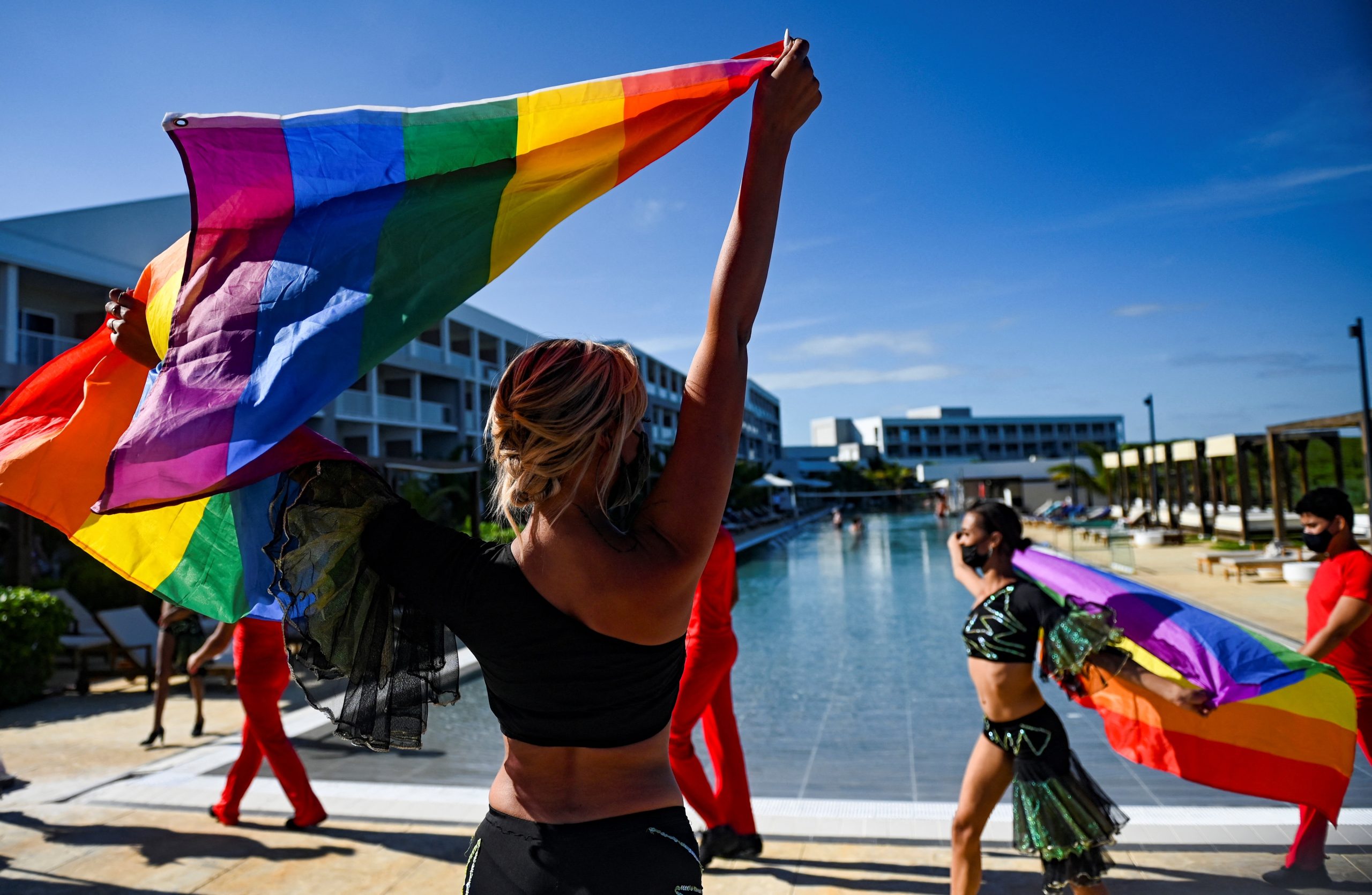 Cuba legaliza casamento homossexual e barrigas de aluguer