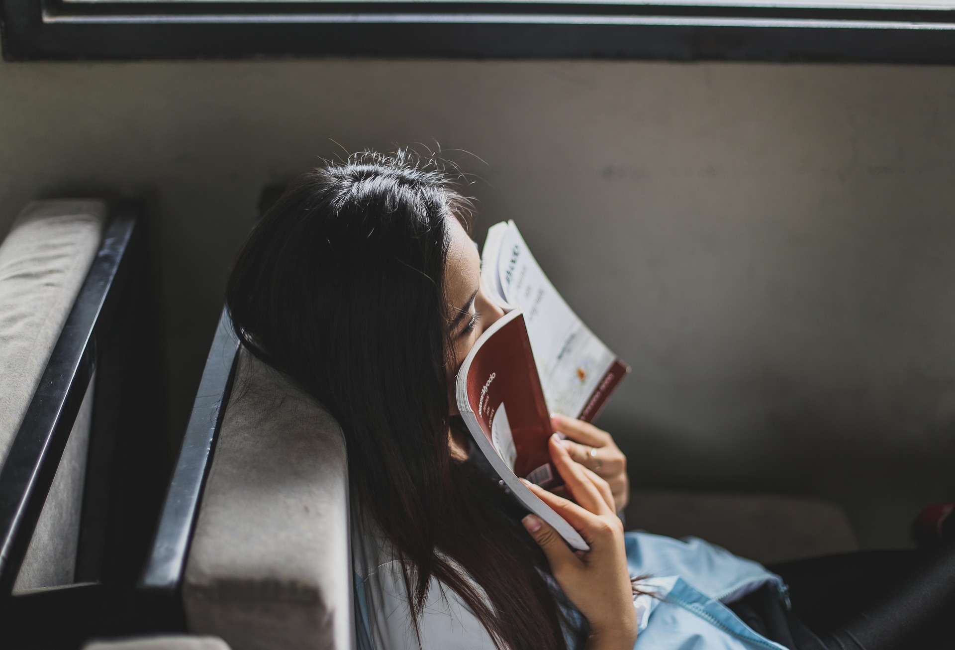 Lê-se mal no TikTok? “O importante é que os leitores desenvolvam o gosto pela leitura”