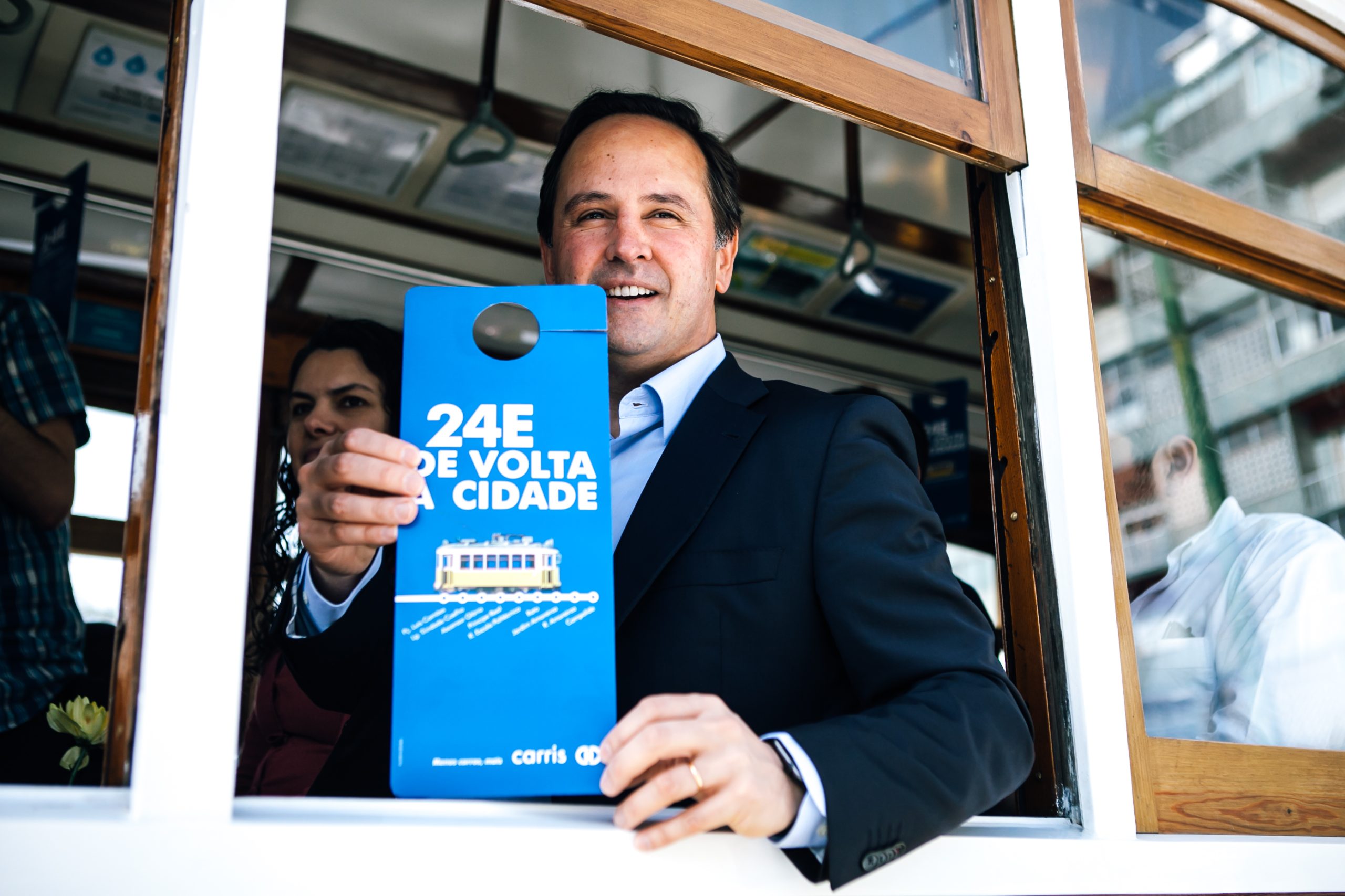 O ‘amarelinho’ 24 voltou às ruas de Lisboa, mais de vinte anos depois