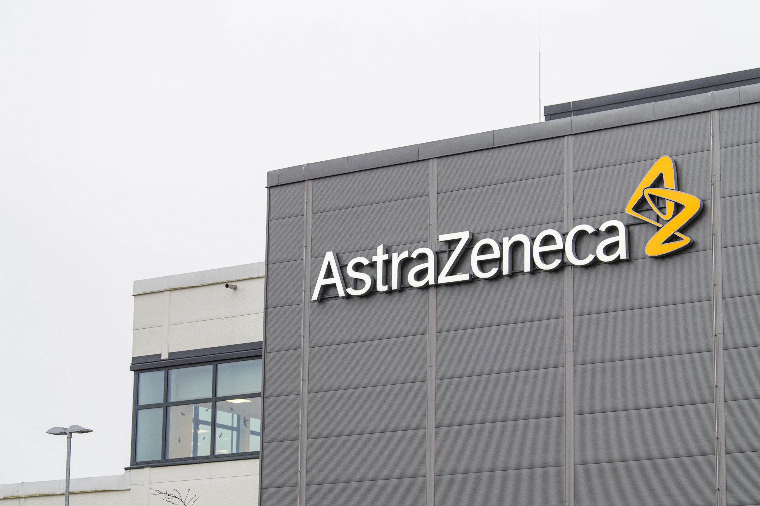 AstraZeneca enfrenta processo legal na Inglaterra. Vítimas afirmam que vacinas eram “defeituosas”