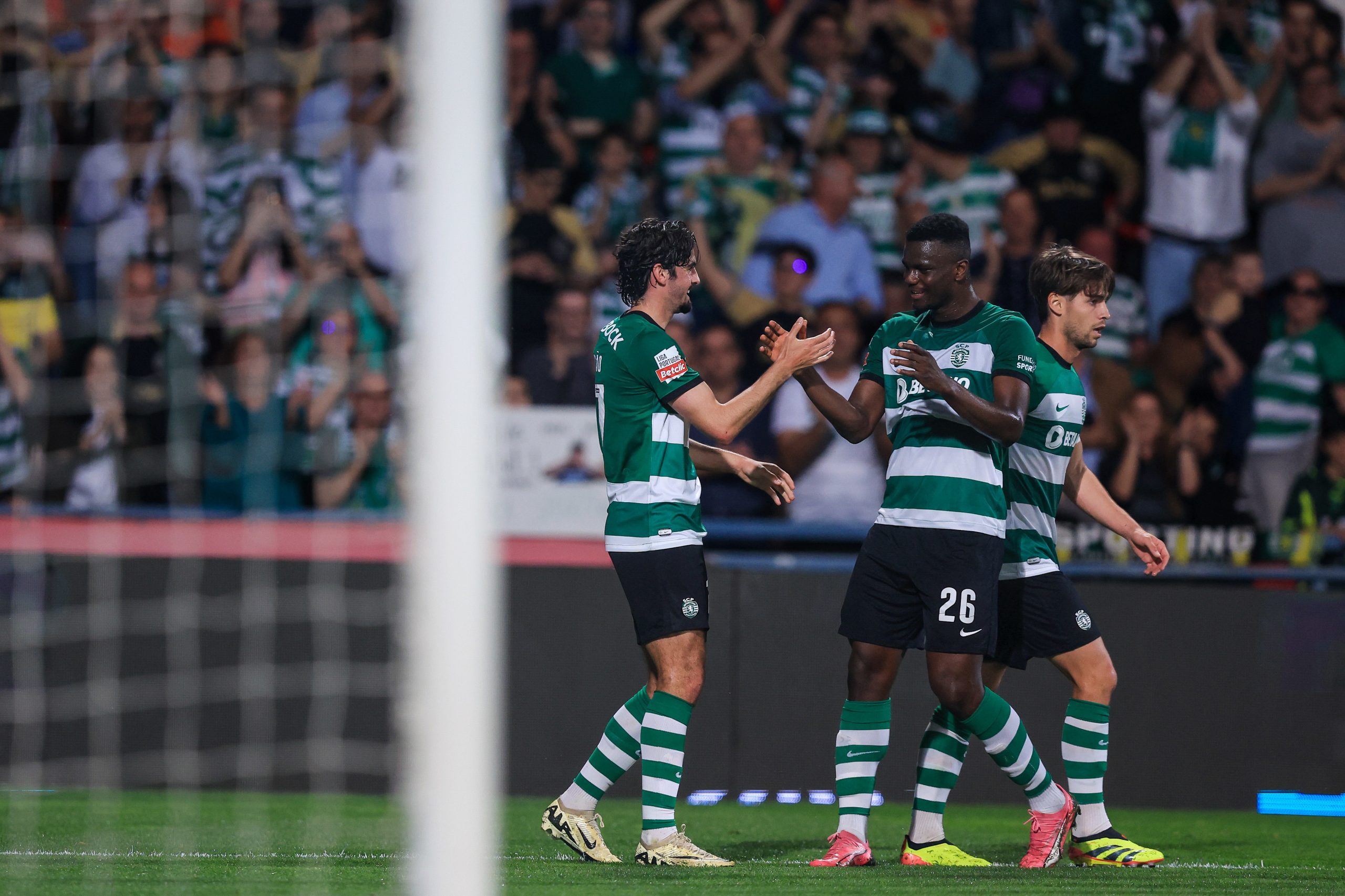 4-0: Sporting goleia Estrela da Amadora antes de ir à Luz