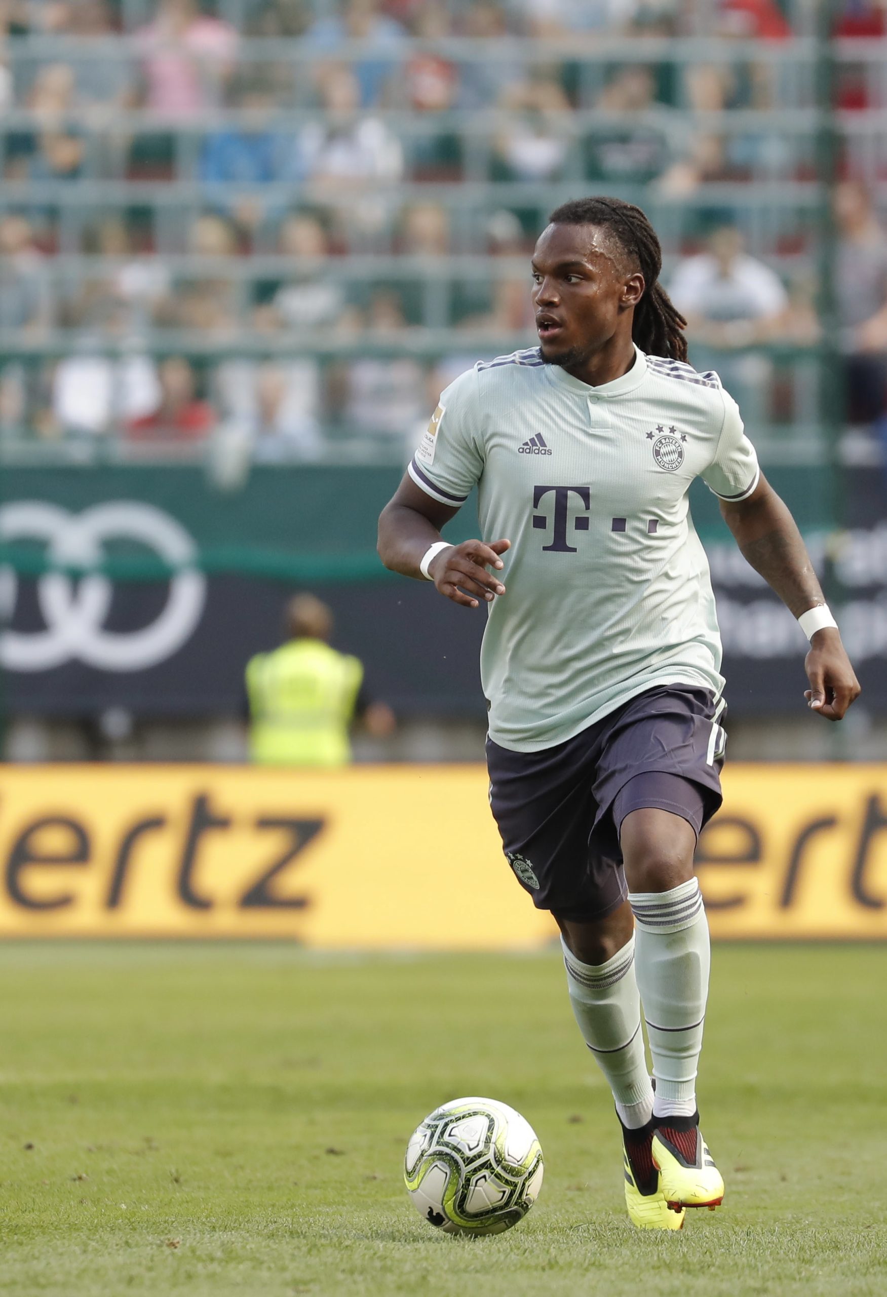 Renato Sanches brilha com golo de livre na ‘Internacional Cup Champions’