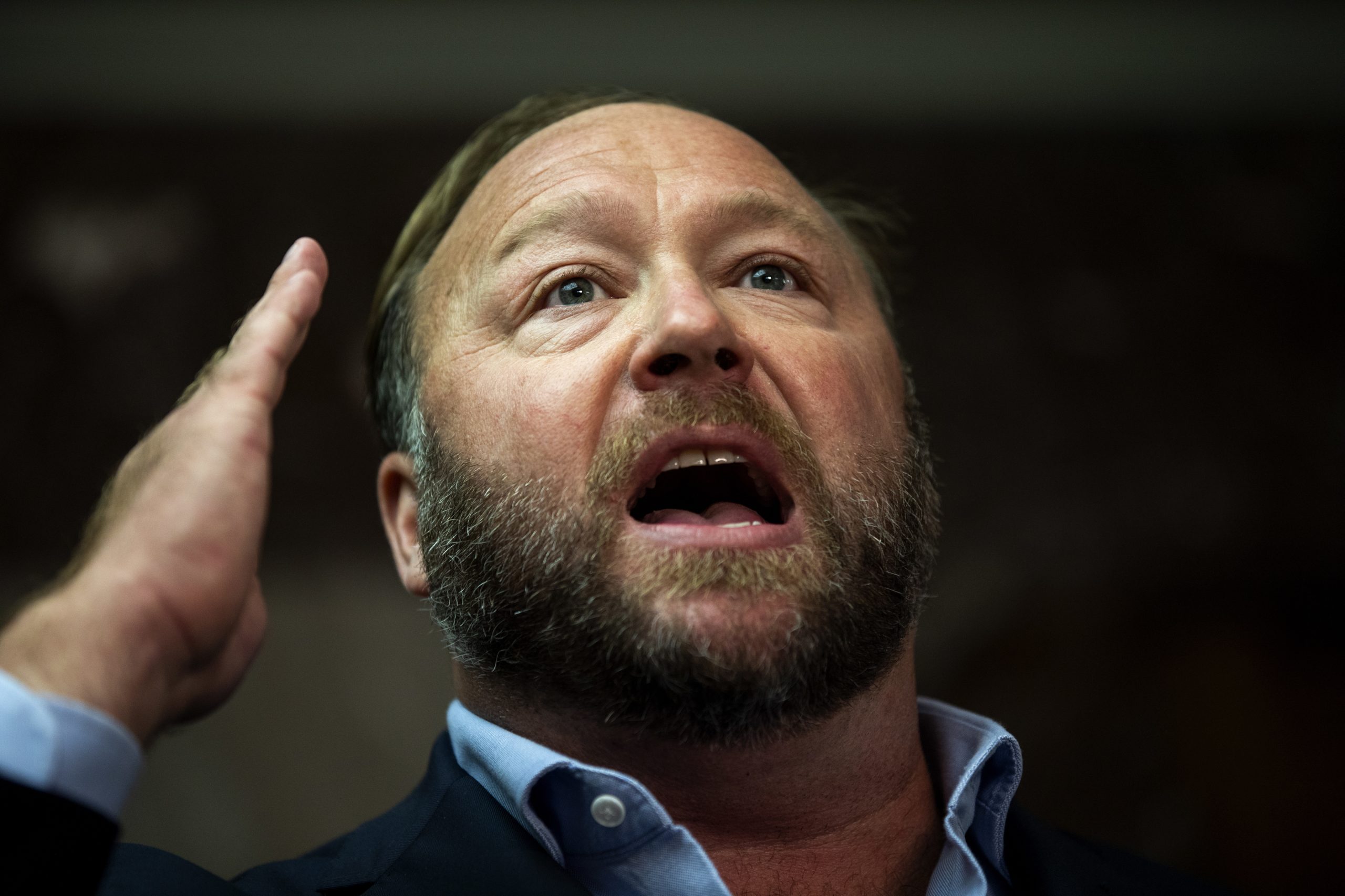 Alex Jones e Roger Stone respondem perante congresso dos EUA. Comissão que investiga ataque ao Capitólio continua a chamar aliados de Trump