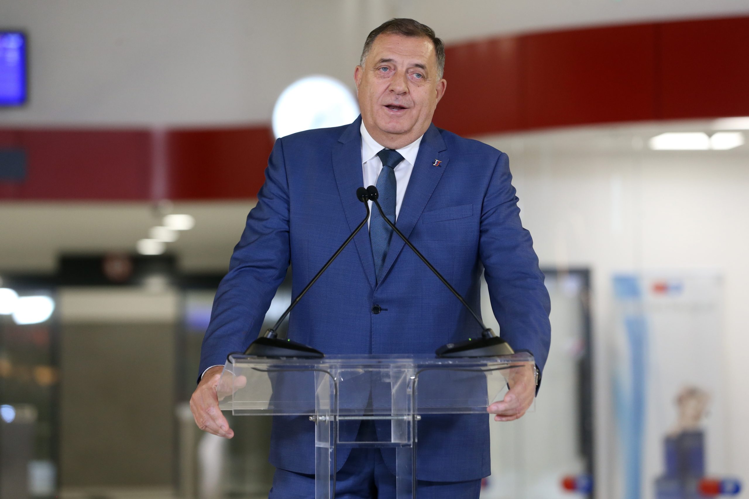 UE acusa líderes sérvios bósnios de aumentarem tensões na Bósnia-Herzegovina