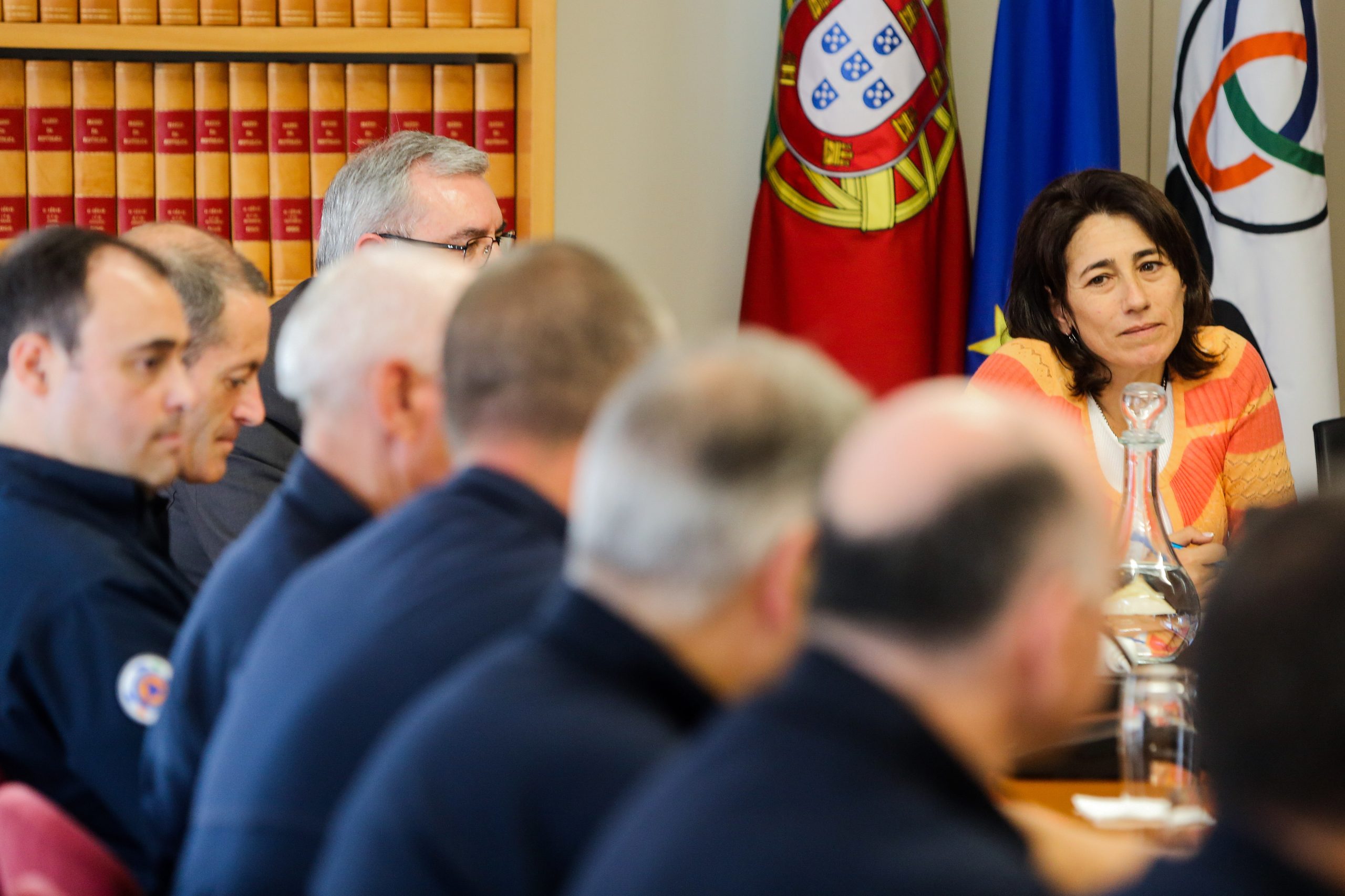 A ministra dos incêndios que sai sob pressão para preservar dignidade pessoal