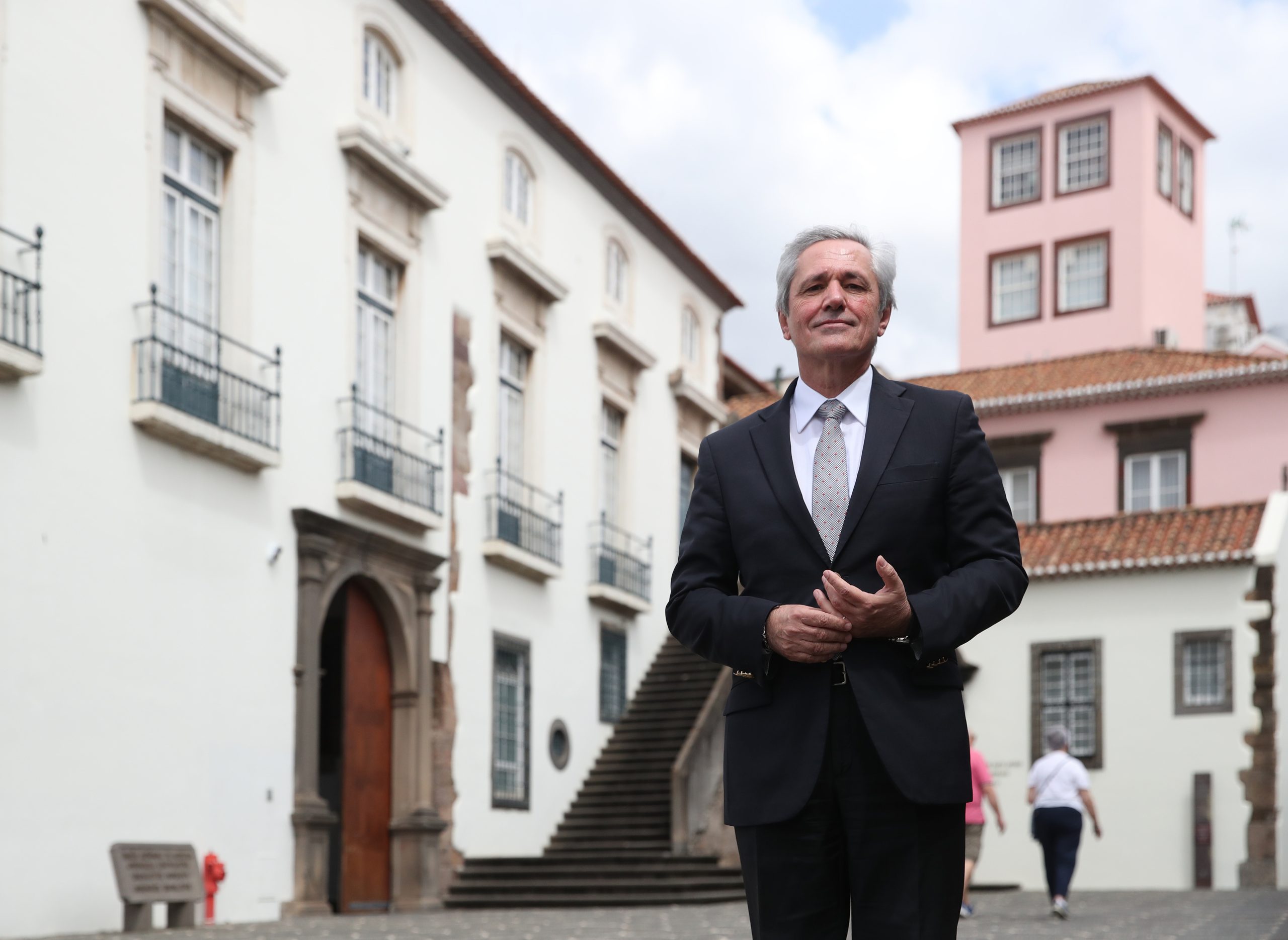 Incêndios: Presidente do parlamento da Madeira quer mais dois meios aéreos para a região