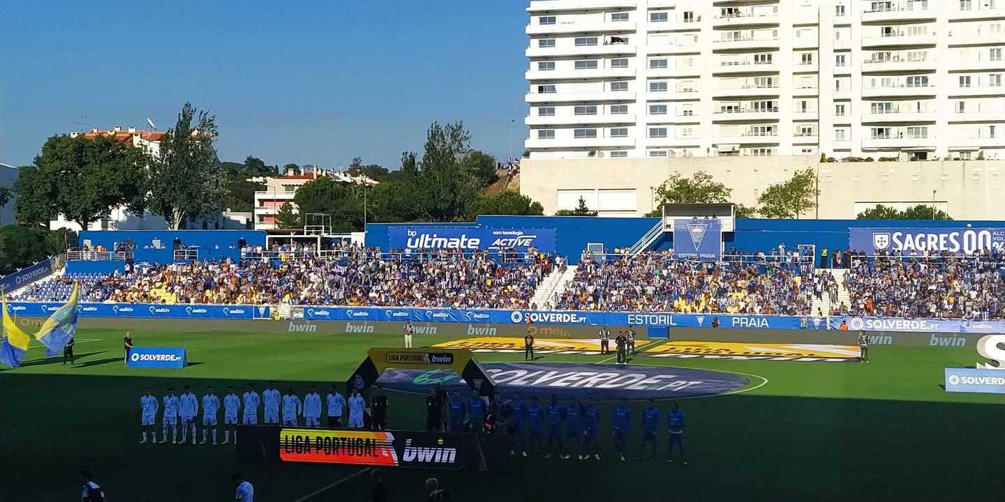 Identificados suspeitos de intolerância no Estoril Praia-FC Porto. Coimas podem chegar aos 10.000 euros