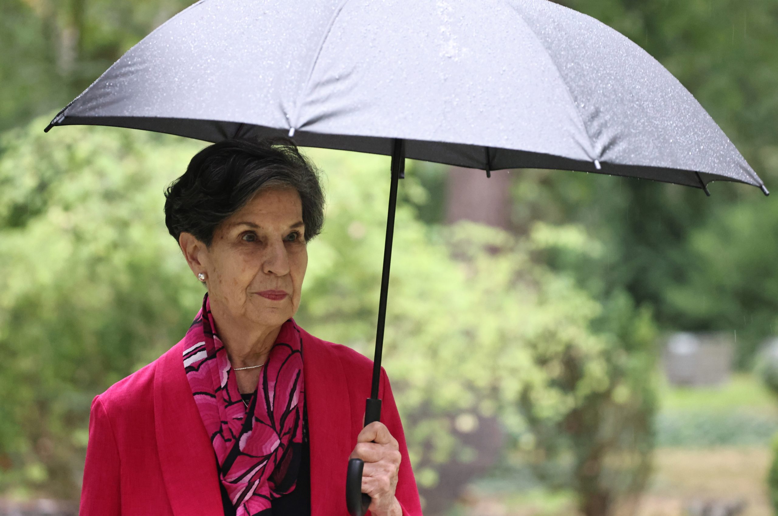 Senadora Isabel Allende destituída por compra falhada da casa de Salvador Allende