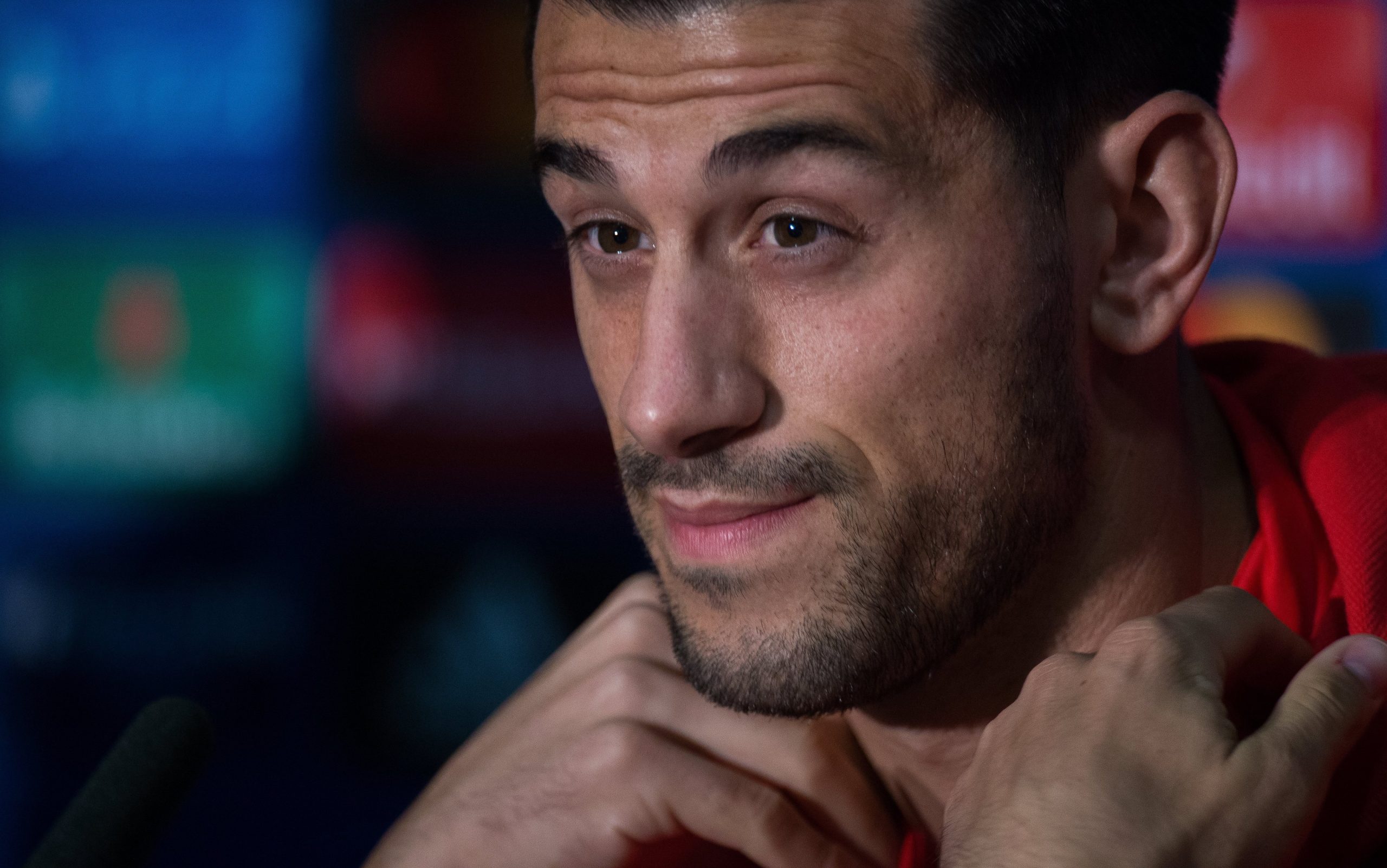 Benfica tem que aproveitar pontos fracos do Manchester United, diz Pizzi