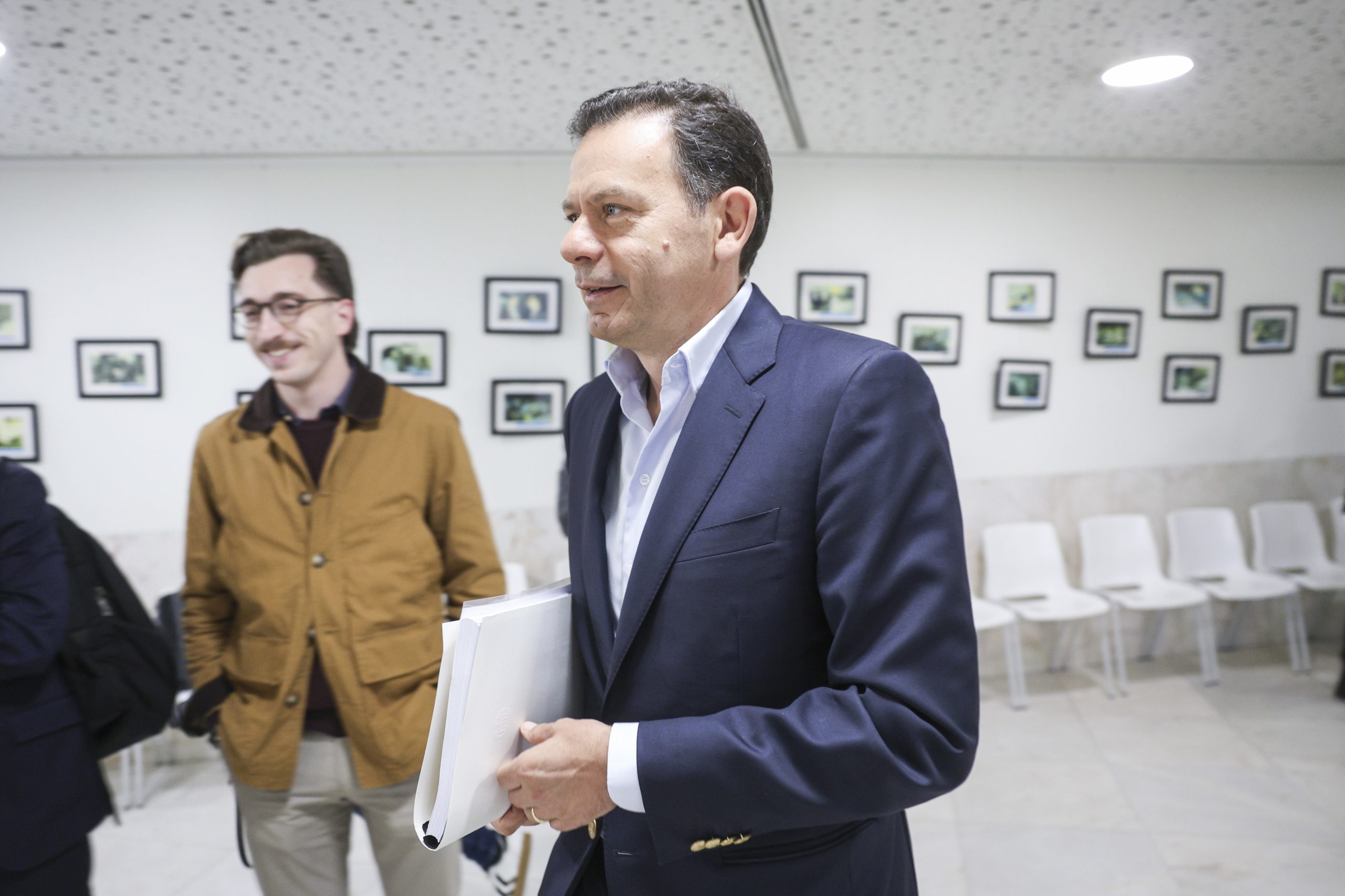 “Provavelmente vamos encontrar-nos daqui a três semanas”. Montenegro admite segunda volta após votar em Espinho