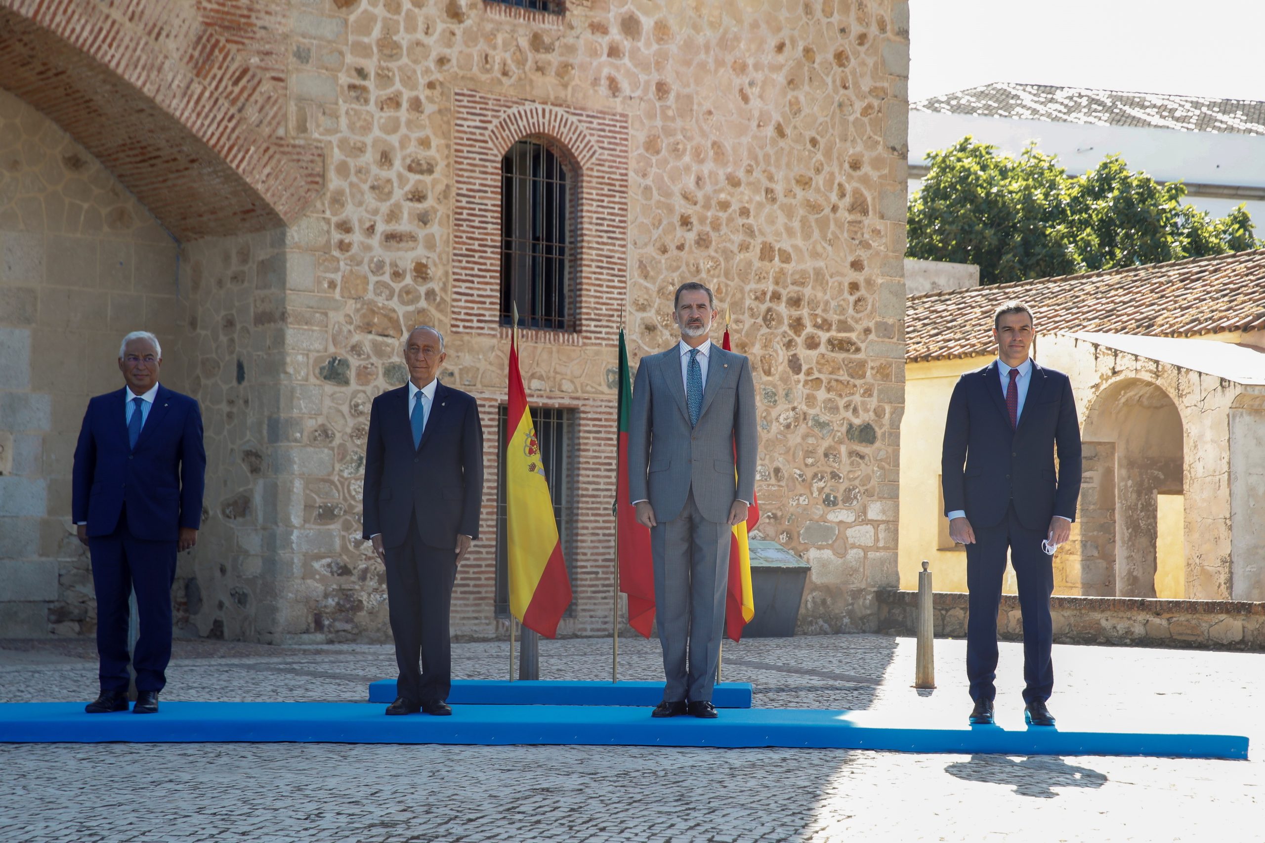 Reabertura da fronteira com Espanha assinalada de forma simbólica entre “dois povos irmãos”