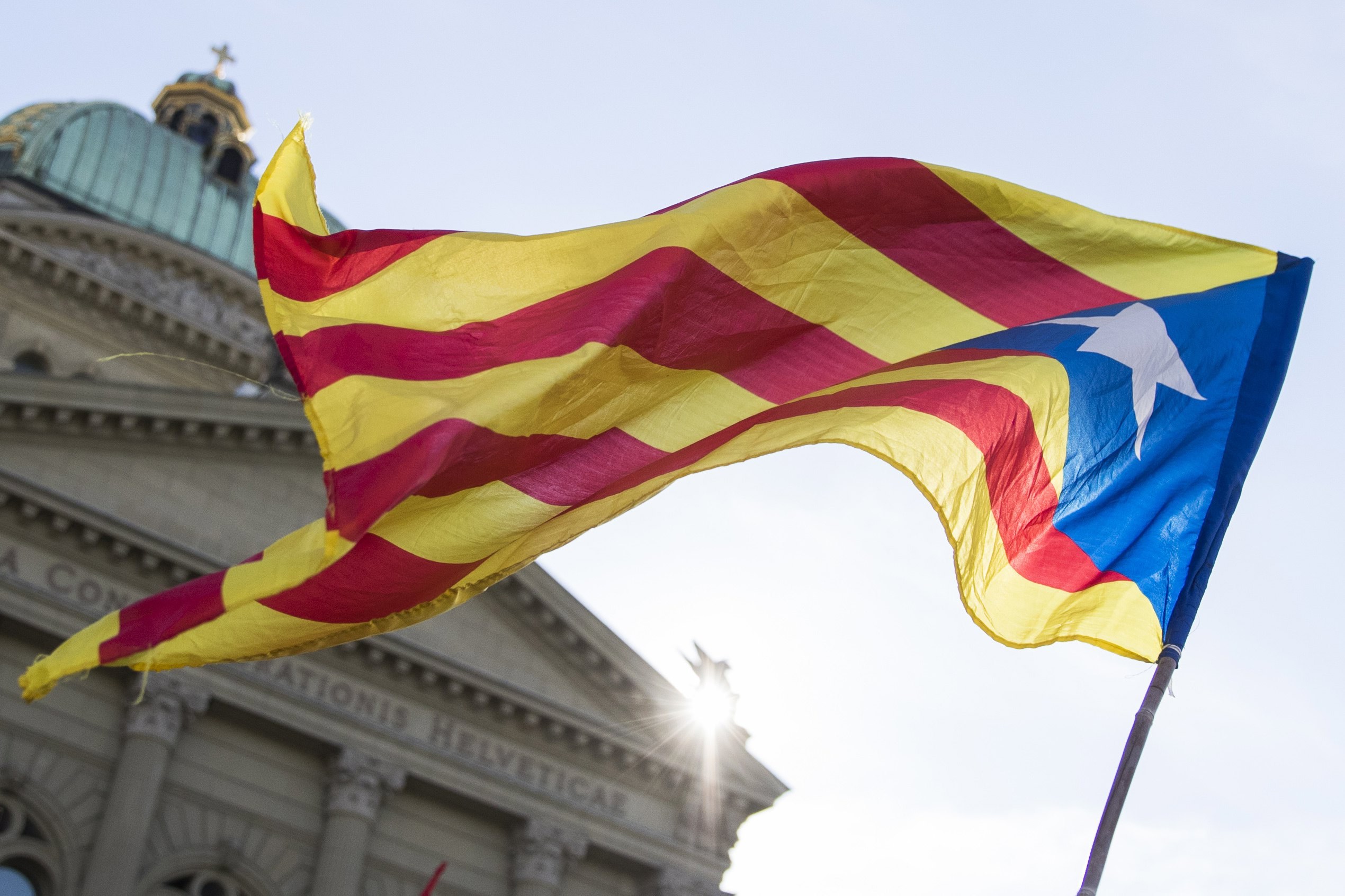 Madrid confirma hoje se controla efetivamente o Governo regional da Catalunha
